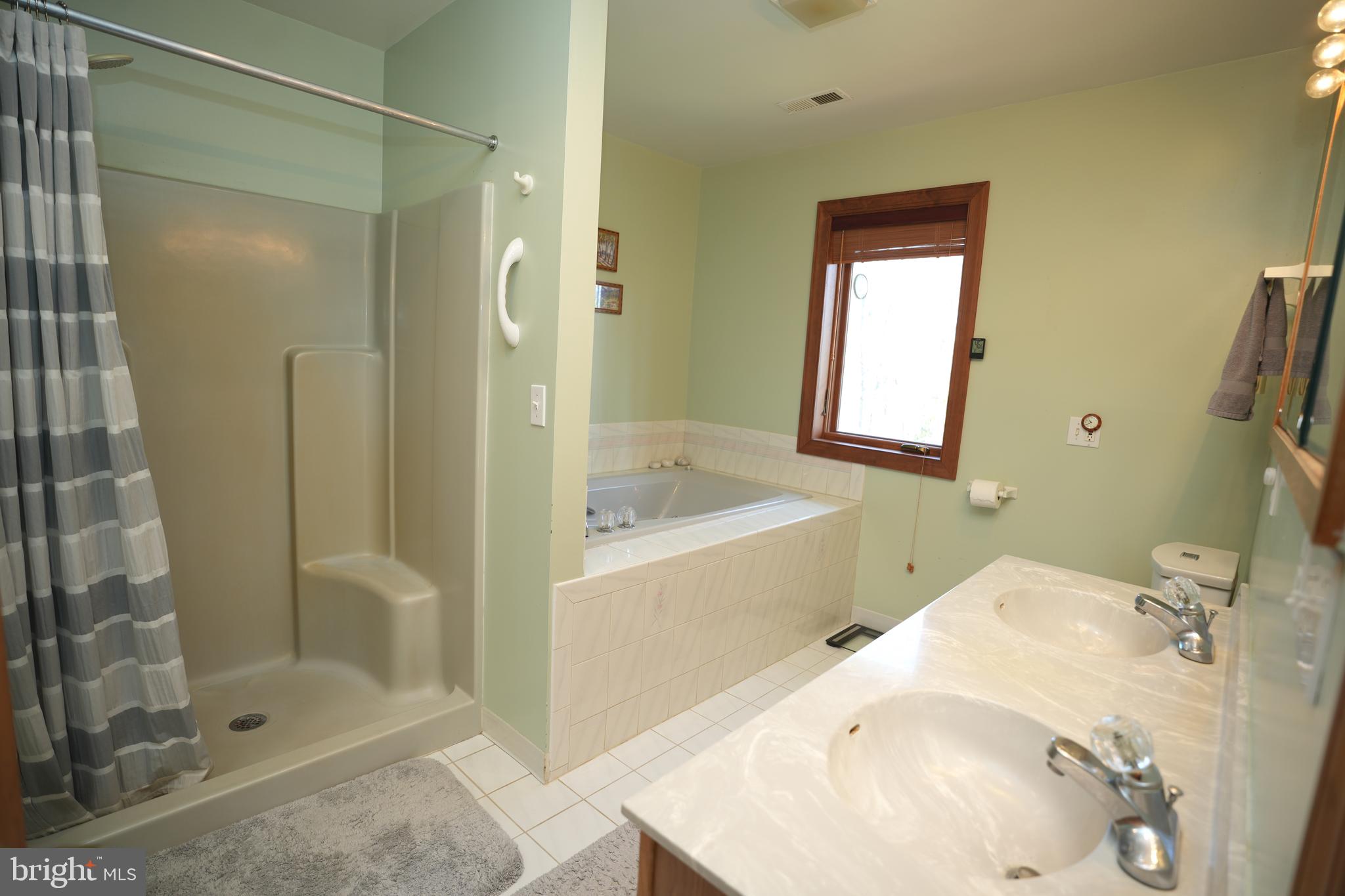 ST LEONARD SHORES - Residential