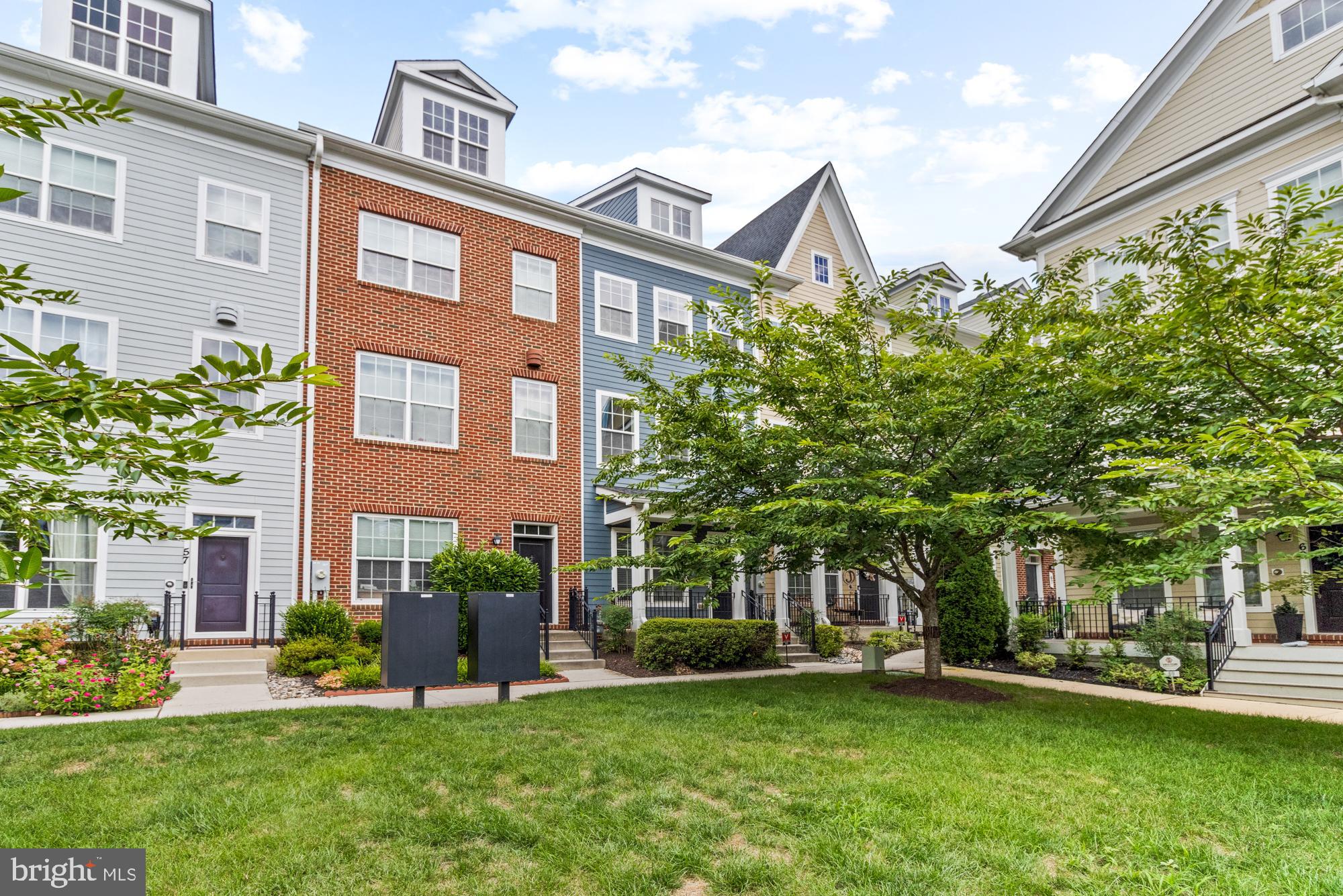 61 LINDEN PLACE