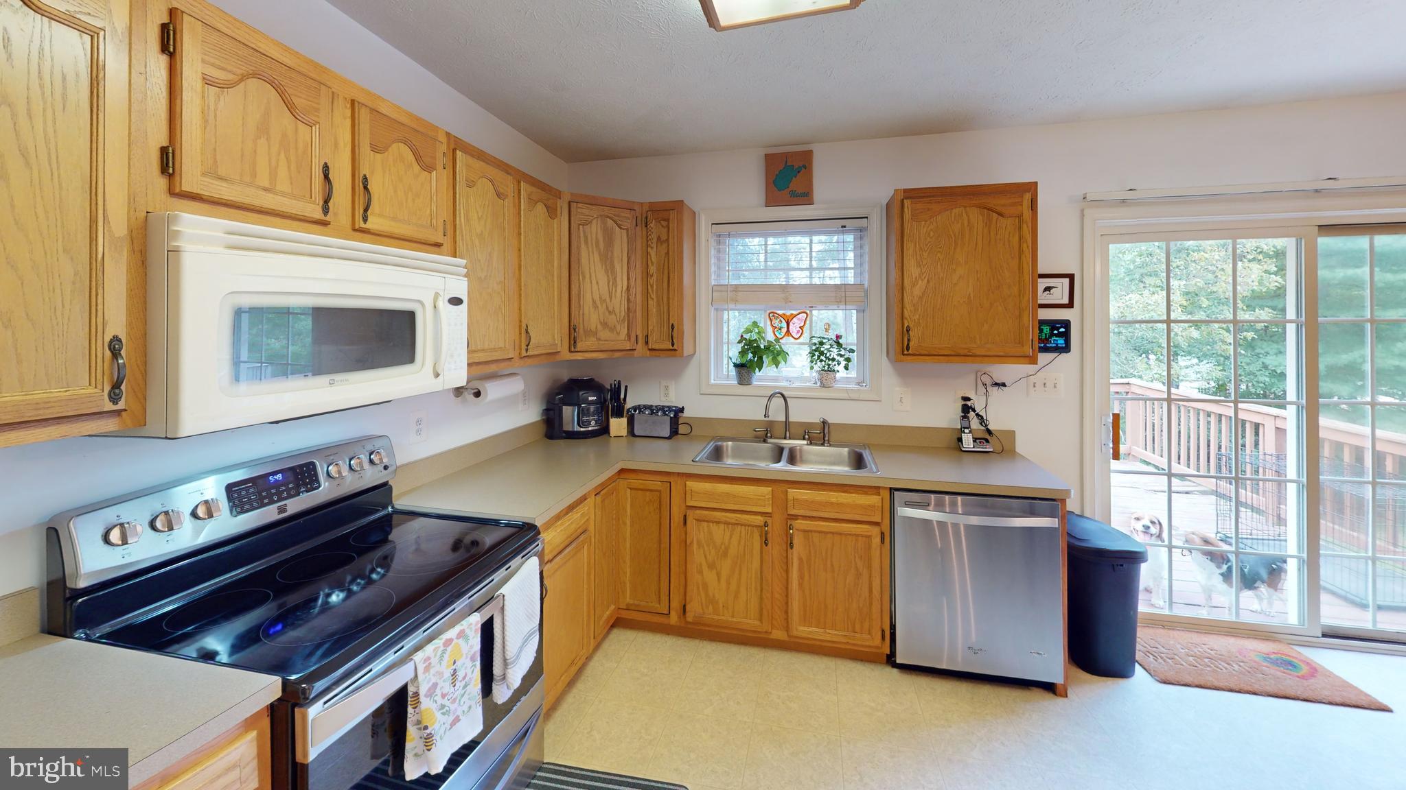 627 WARDEN CIRCLE ROAD