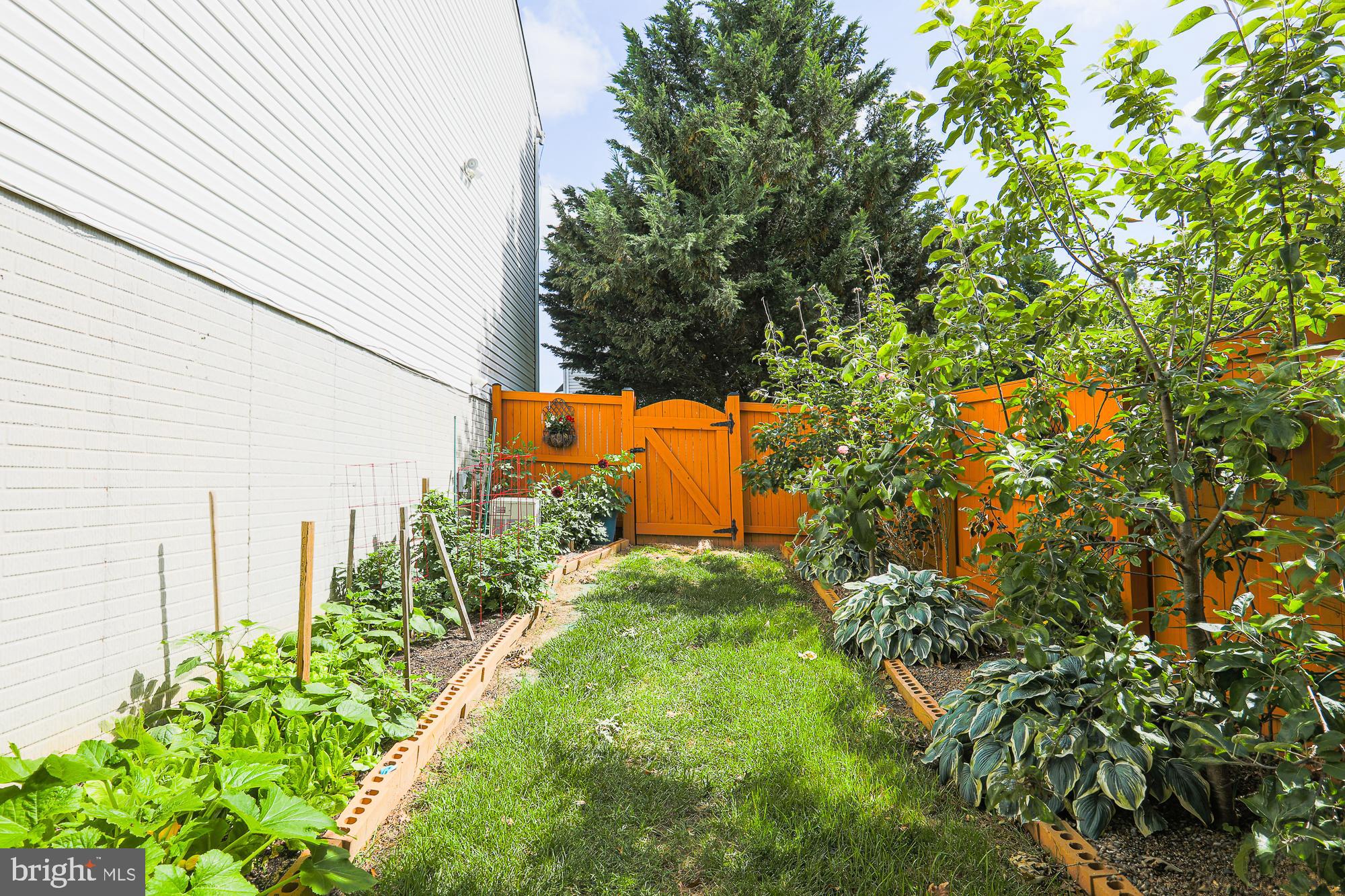 CLAYBROOKE - Residential