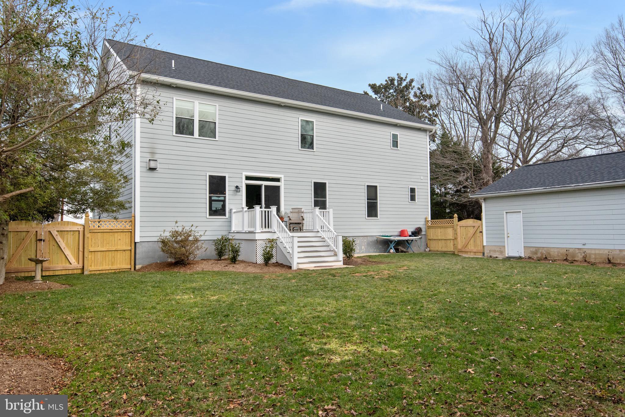 BACK BAY BEACH - Residential