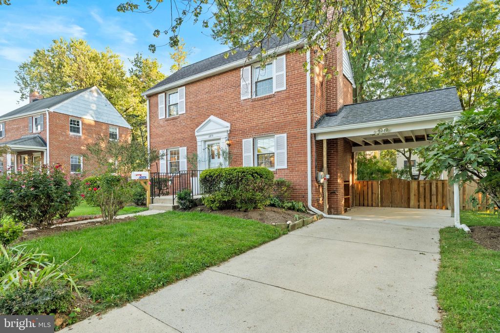 Photo of 1810 Cody Drive, SILVER SPRING, MD 20902 (MLS # MDMC2202626)