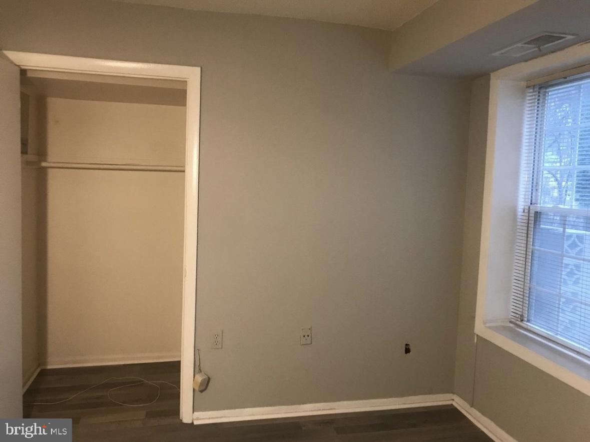 SUITLAND MANOR - Residential