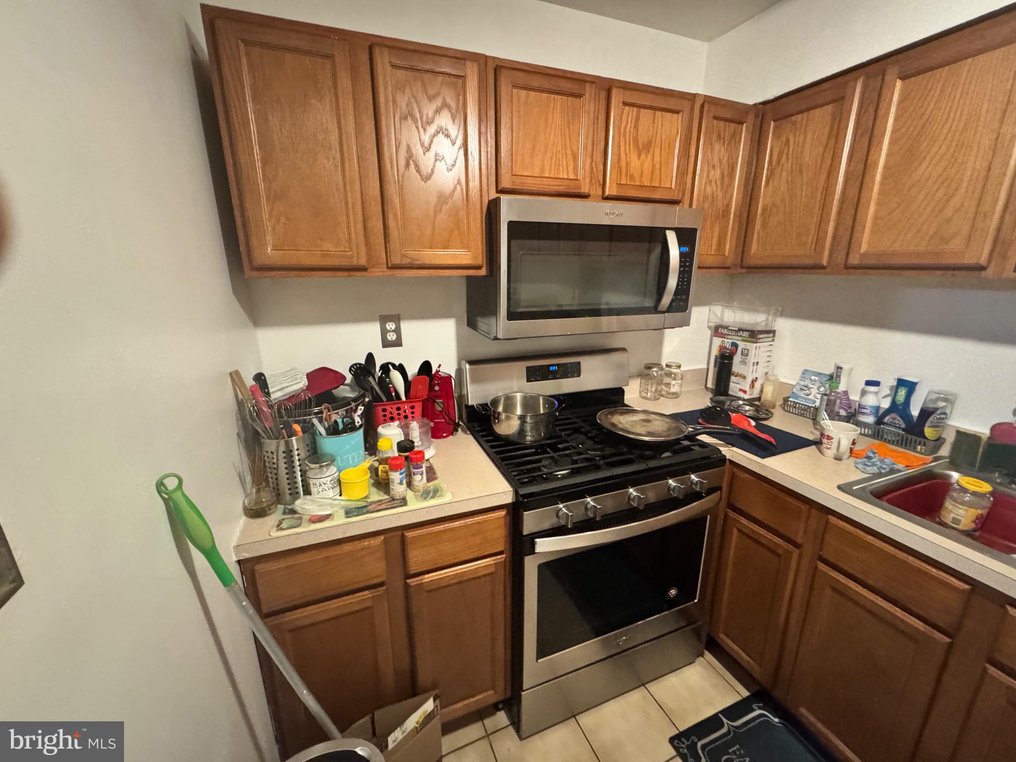 SUITLAND MANOR - Residential