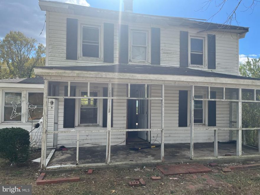 INVESTMENT PROPERTY! Take a look at this 1.5-acre property in the Haynesville area! This is an older 3-bedroom, 1-bathroom farmhouse, being sold as-is, where-is. With the right touch, it has potential for a great fix-up. Please exercise caution if you choose to enter the house—enter at your own risk, as the owner will not be held liable.