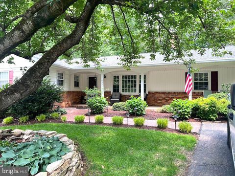 6221 WOODLAND ROAD LINTHICUM HEIGHTS MD 21090