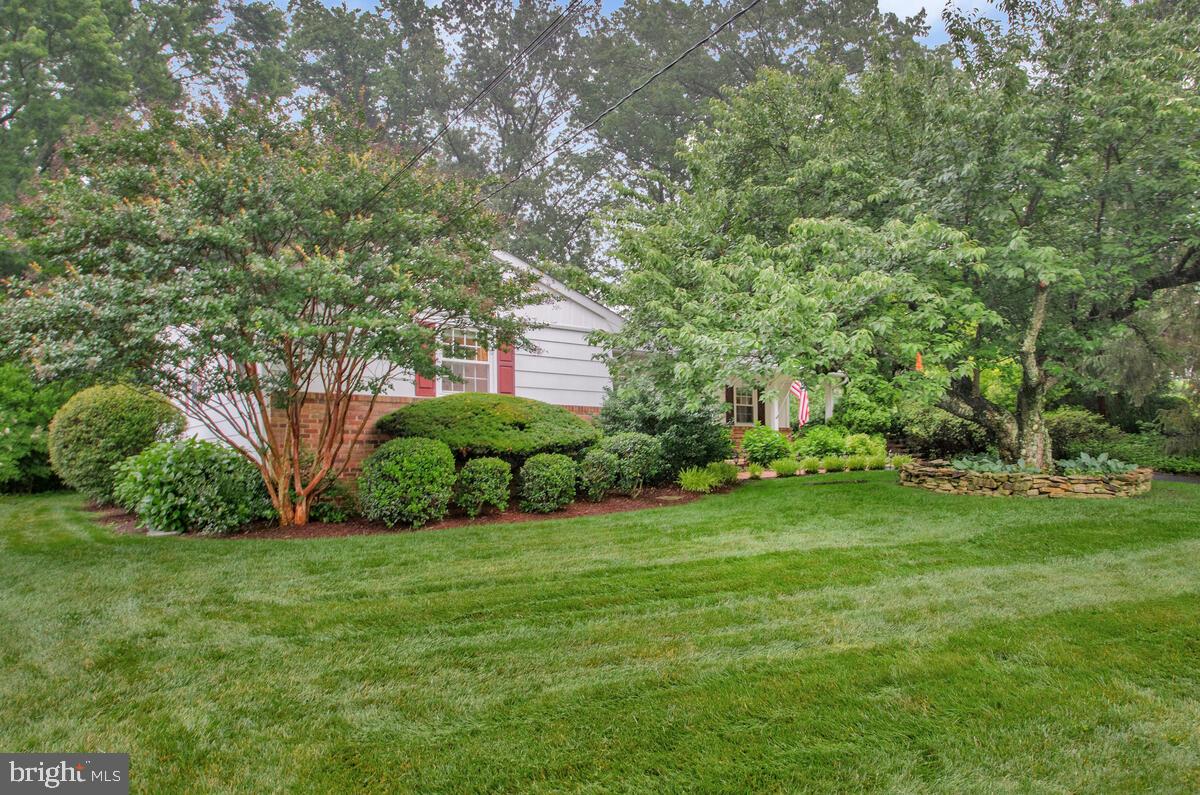 6221 WOODLAND ROAD