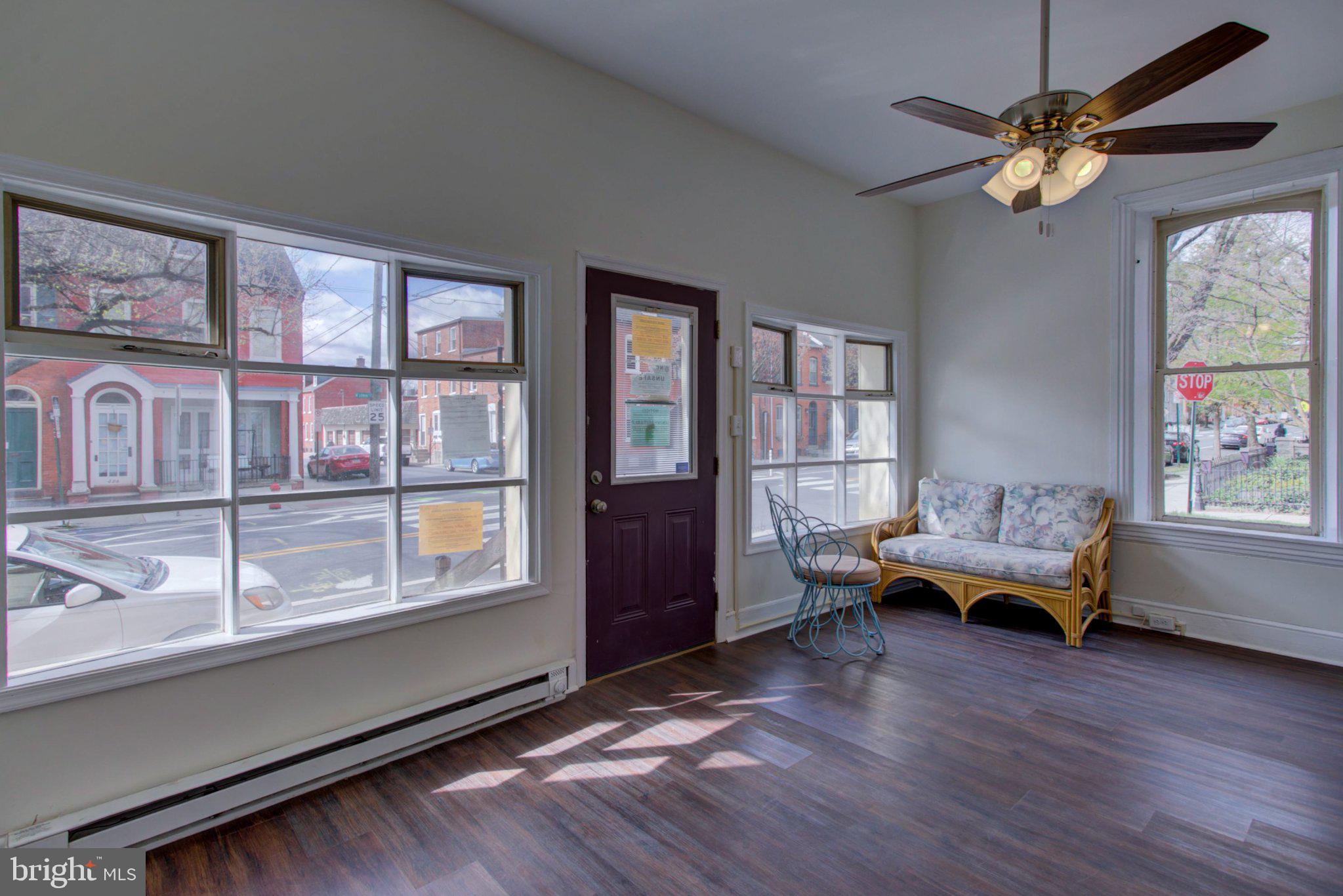 429 W LEMON STREET