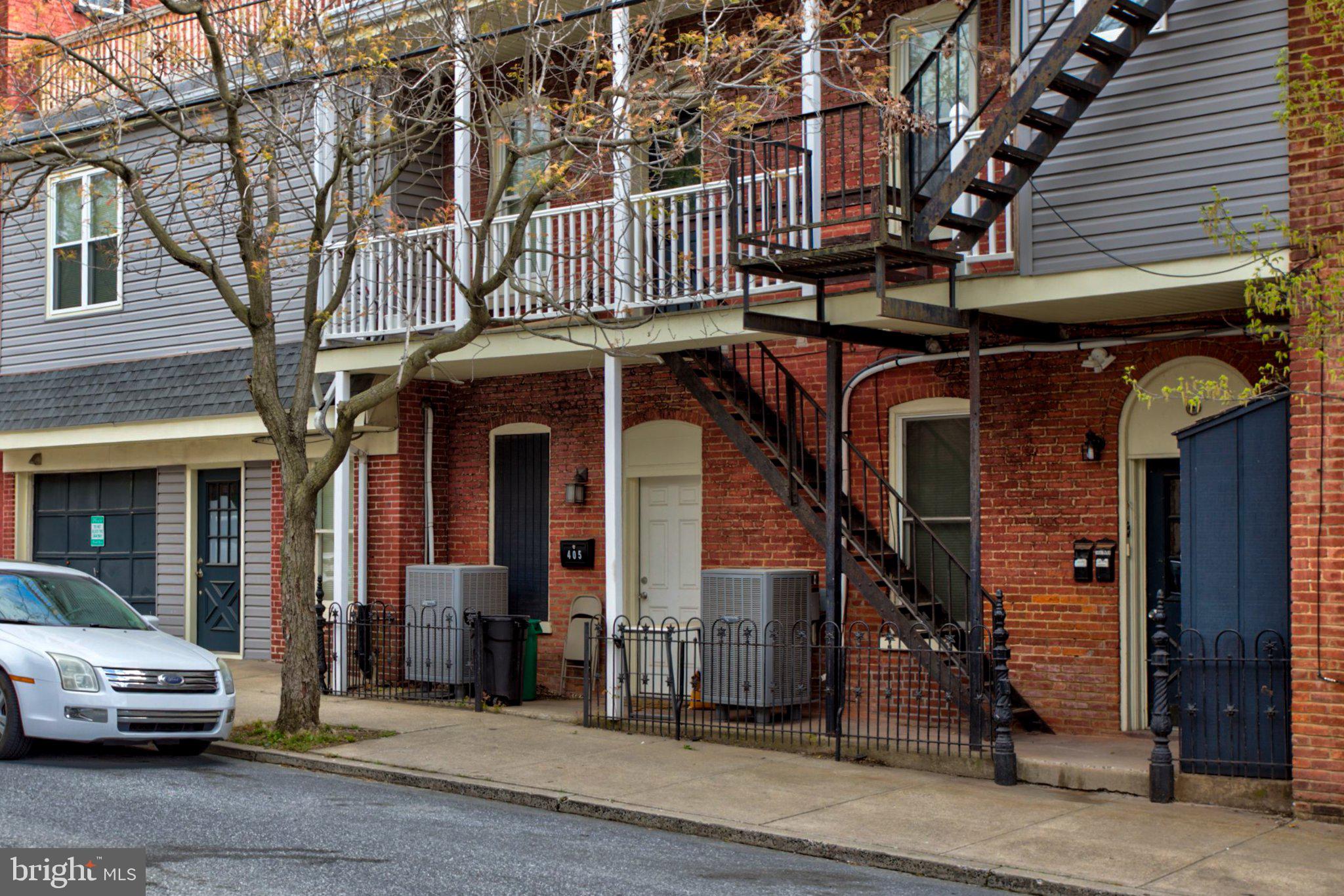 429 W LEMON STREET
