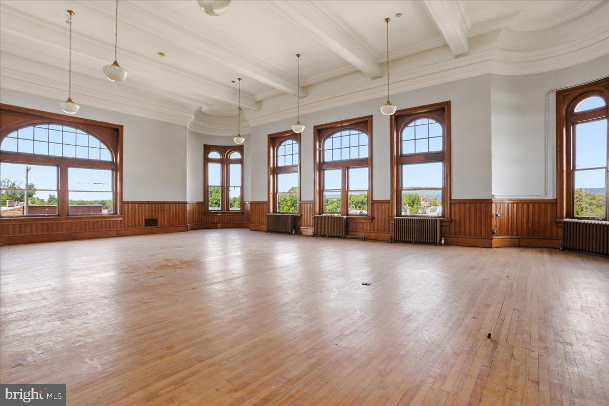 MARTINSBURG CITY - Commercial Sale