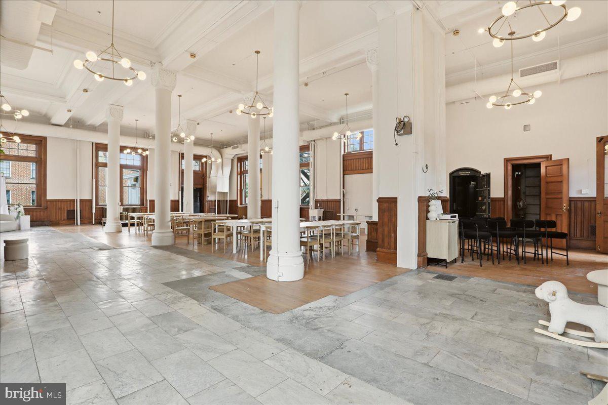 MARTINSBURG CITY - Commercial Sale