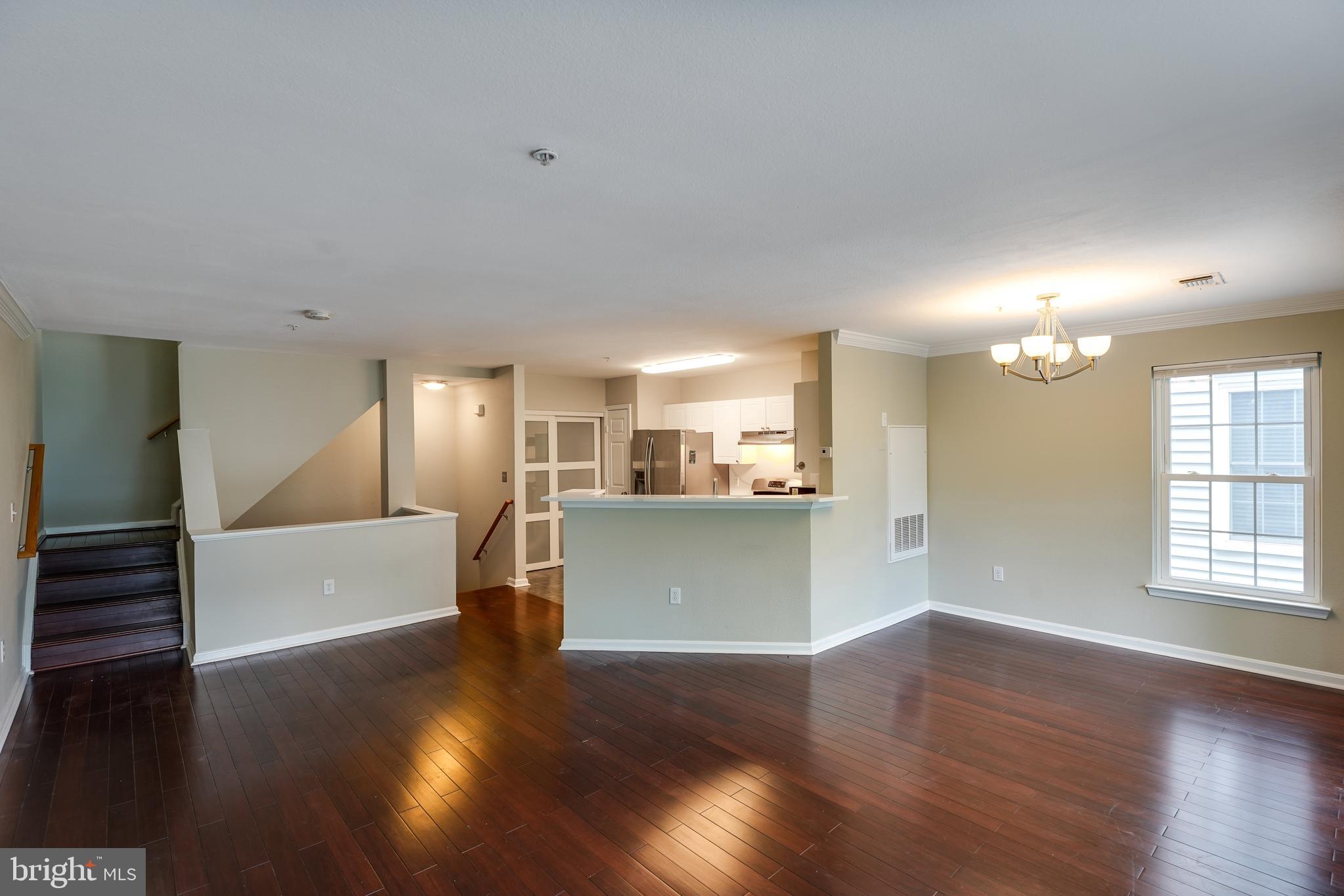 4618 SUPERIOR SQUARE 4618