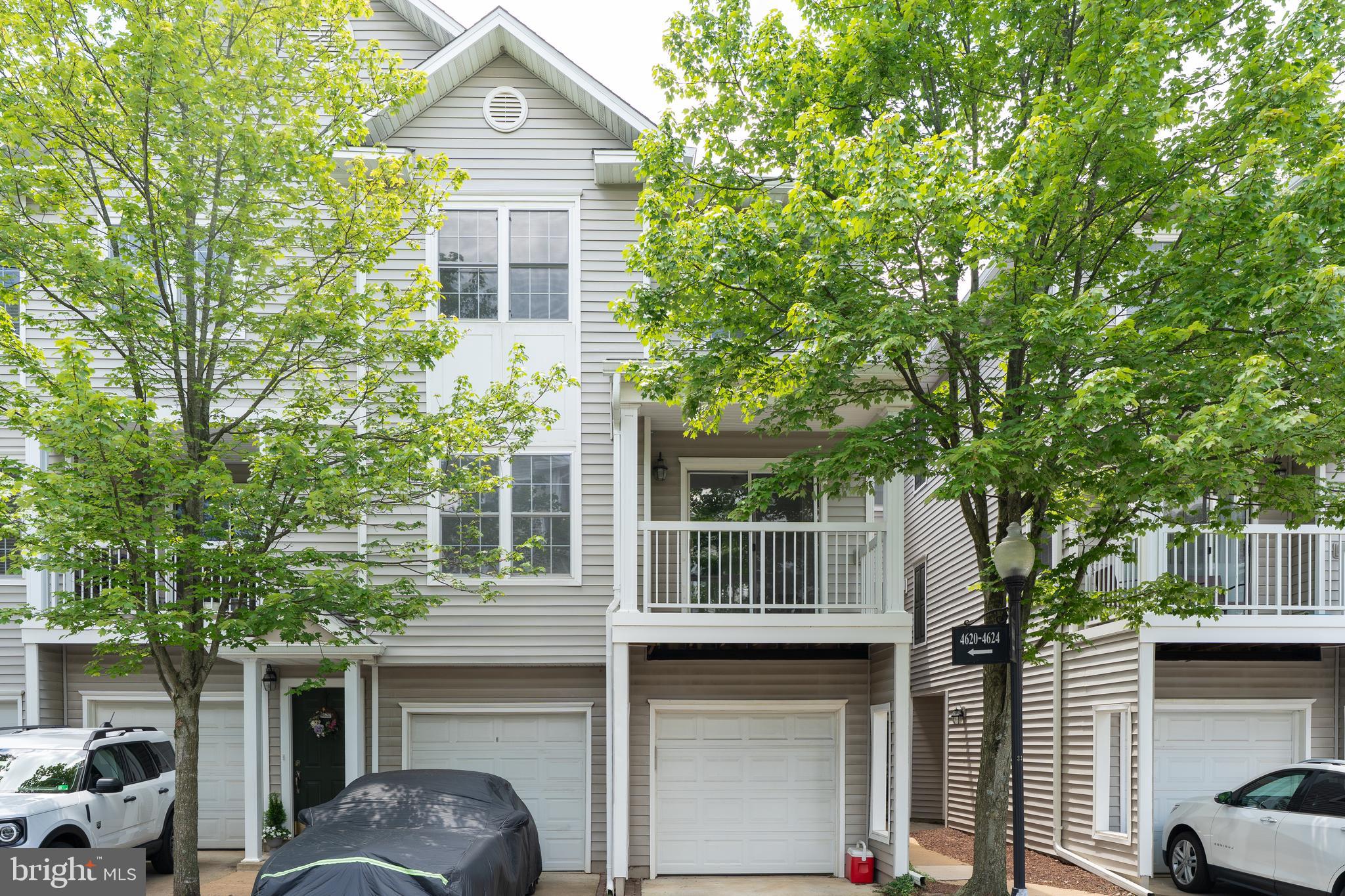 4618 SUPERIOR SQUARE 4618