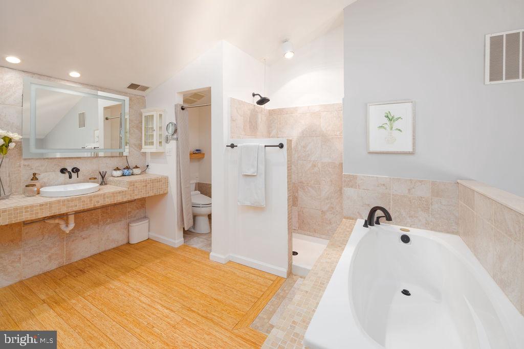 STONEGATE - Residential