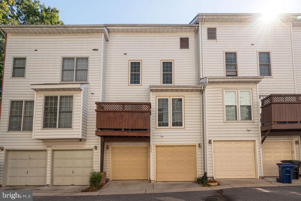 STONEGATE - Residential