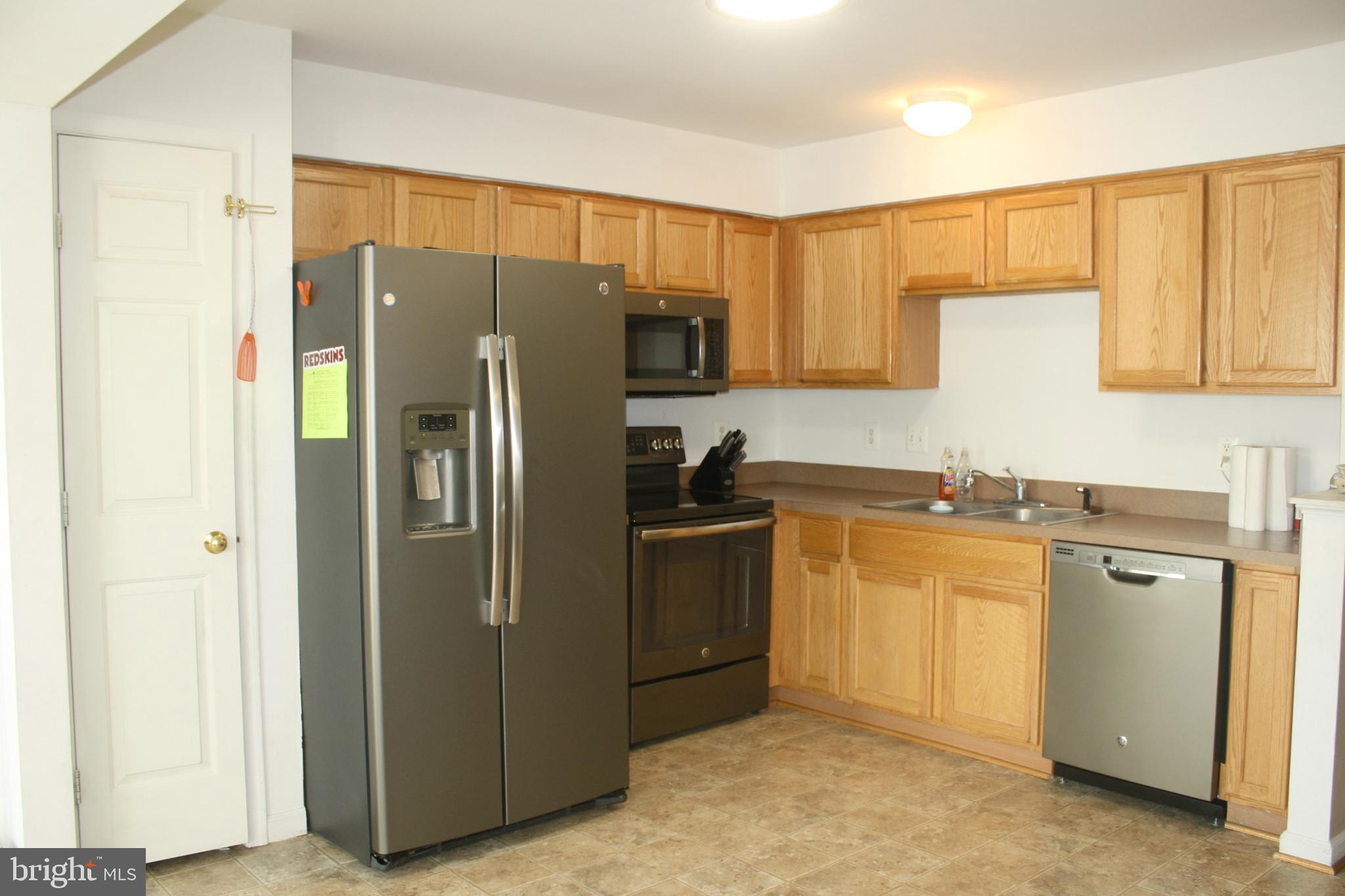 LAKELAND PLACE - Residential