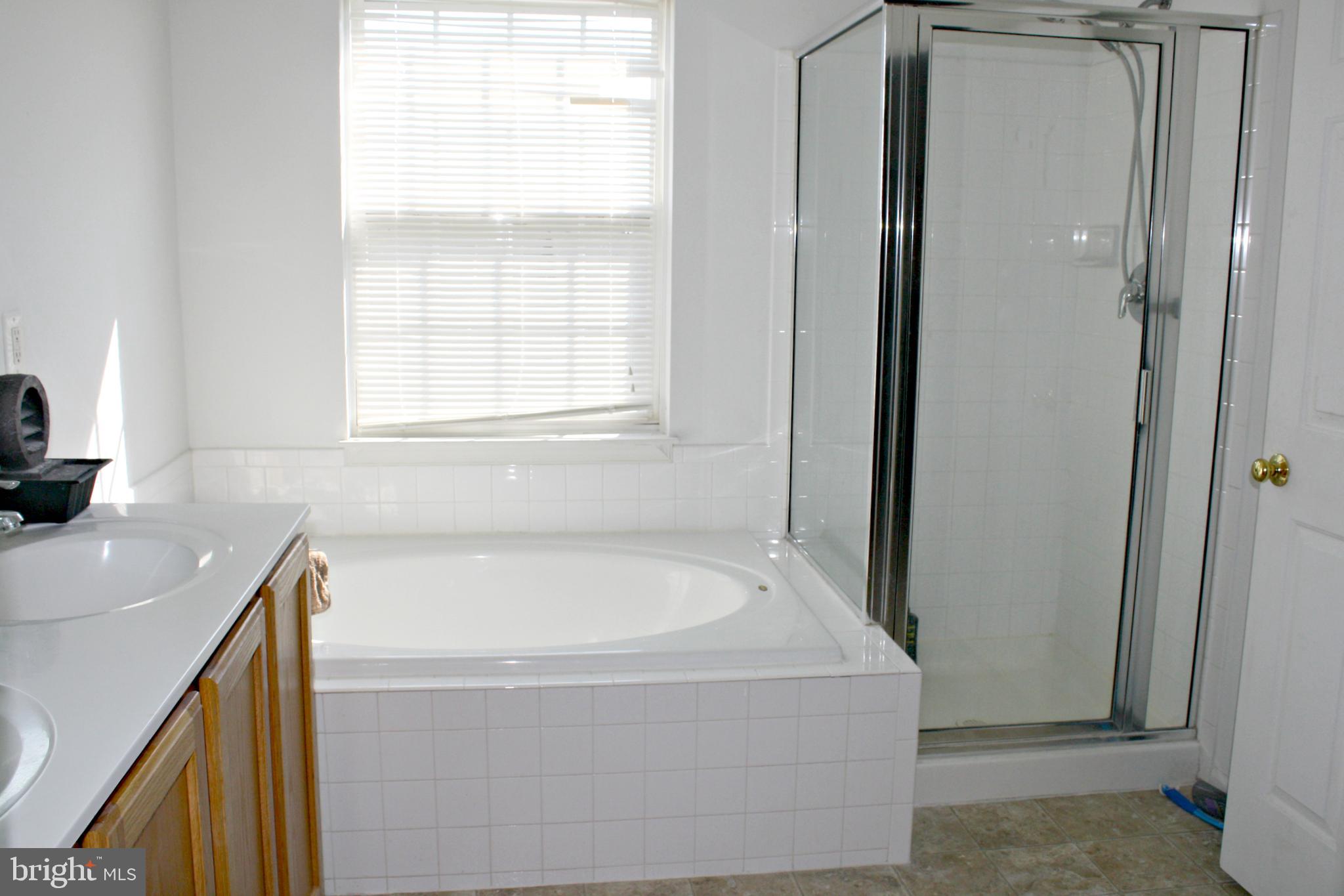 LAKELAND PLACE - Residential