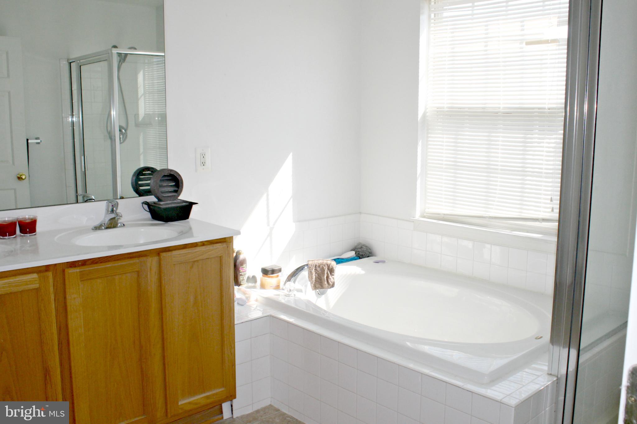 LAKELAND PLACE - Residential