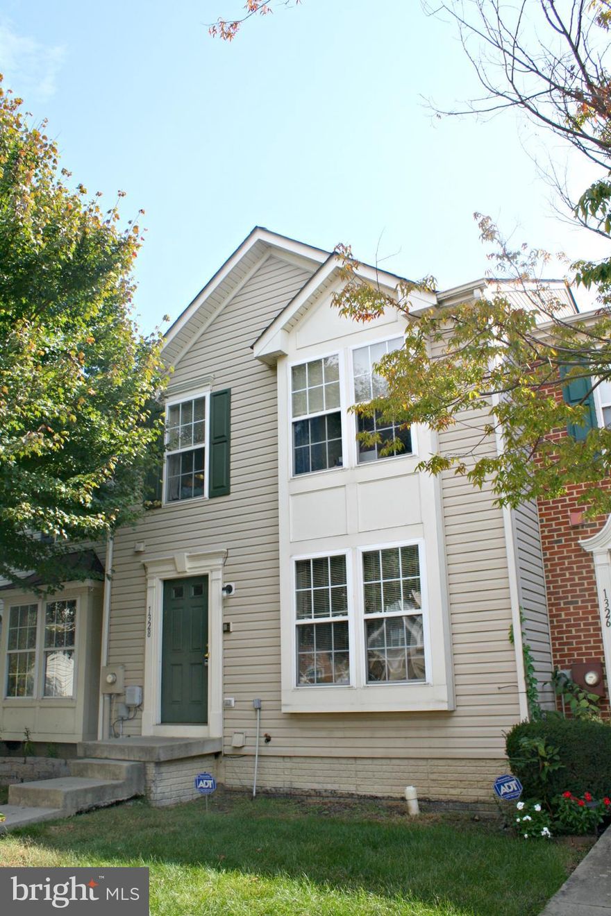 Don't miss this wonderful townhome in beautiful Fairfax Crossing with lots of extra features! Light floods the interior and you can also enjoy the fireplace on the coming cool evenings. The large kitchen features slate appliances. A spacious master suite is complete with a soaring cathedral ceiling, bump-out for extra space, an en-suite master bath with soaking tub, and a walk-in closet. Outside, enjoy your large deck and there is room for a patio if you need more entertainment space. The community playground is just at the end of the block.