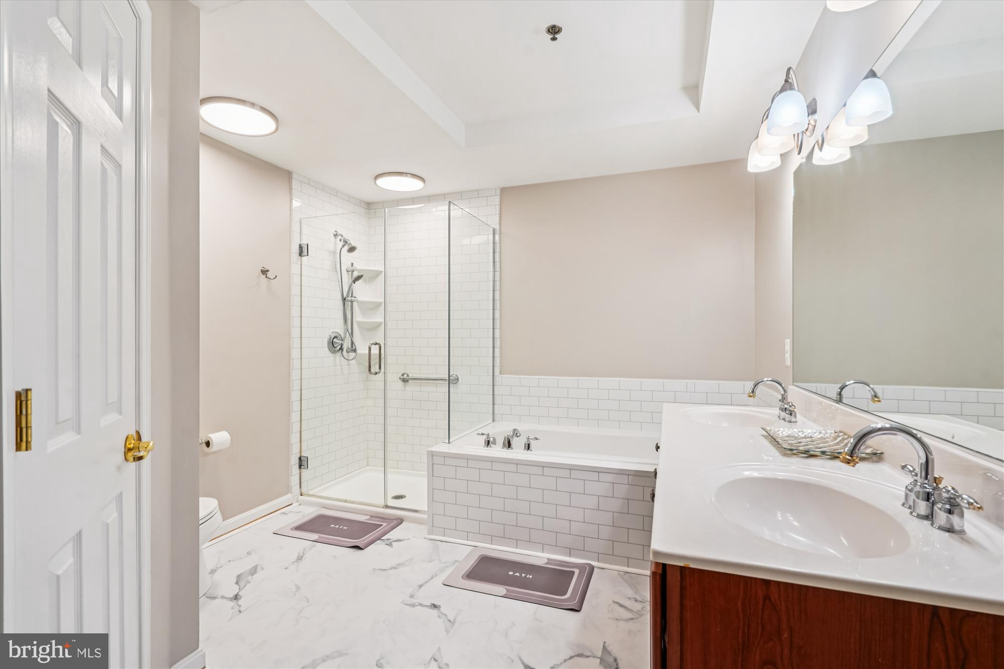 GROVETON WOODS - Residential