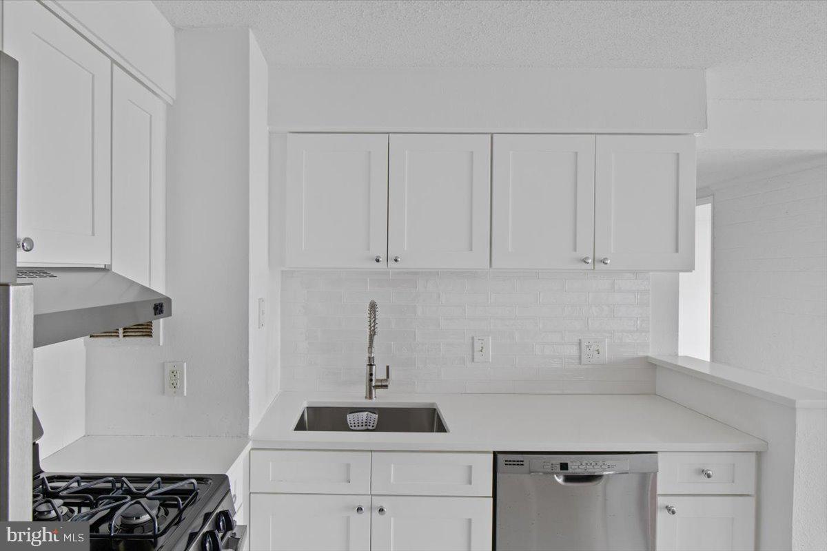 ALEXANDRIA - Residential Lease