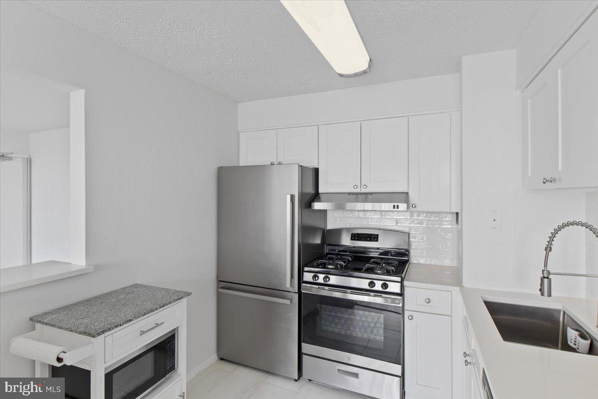 ALEXANDRIA - Residential Lease