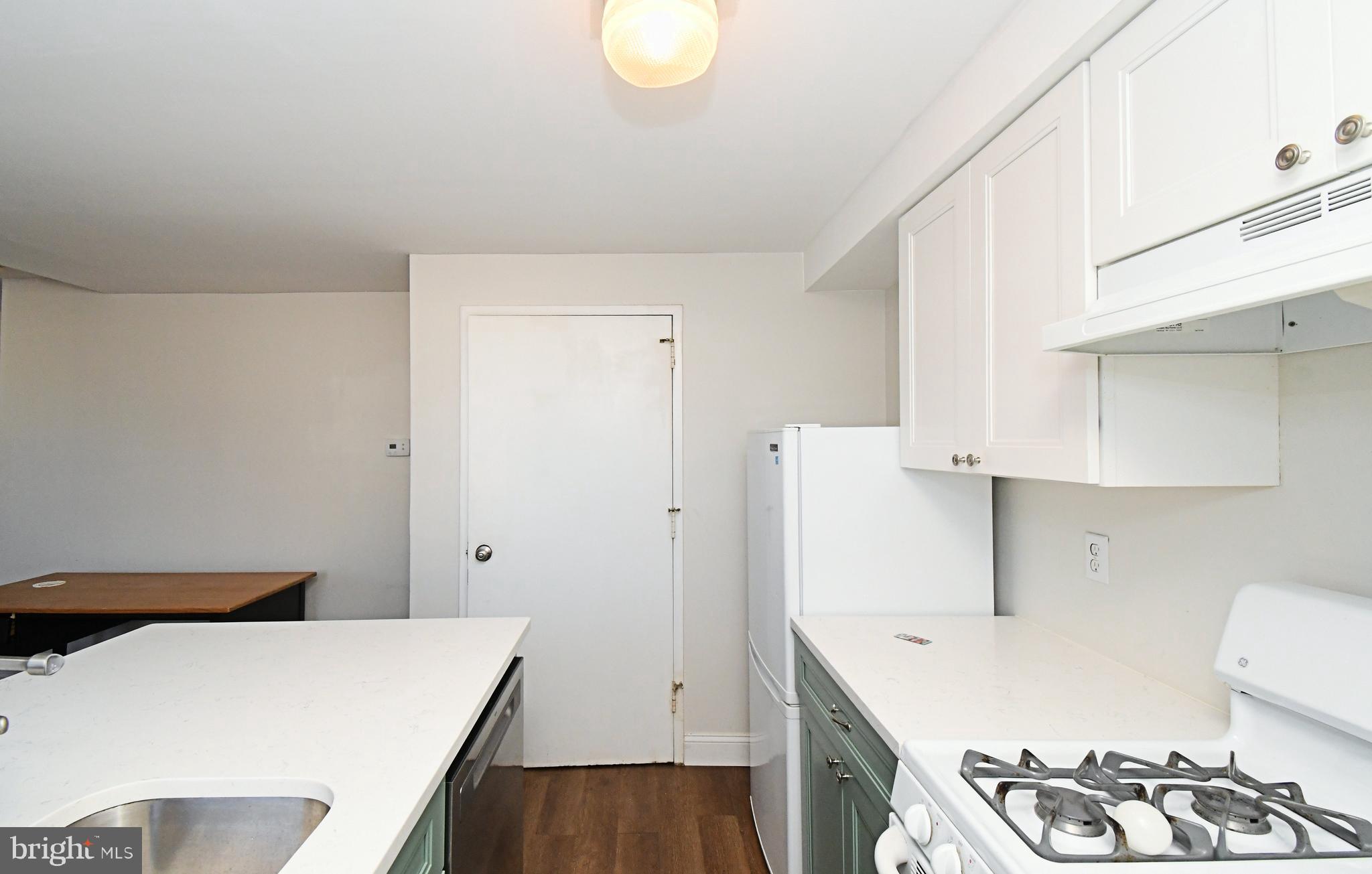 OLDE KENSINGTON - Residential Lease