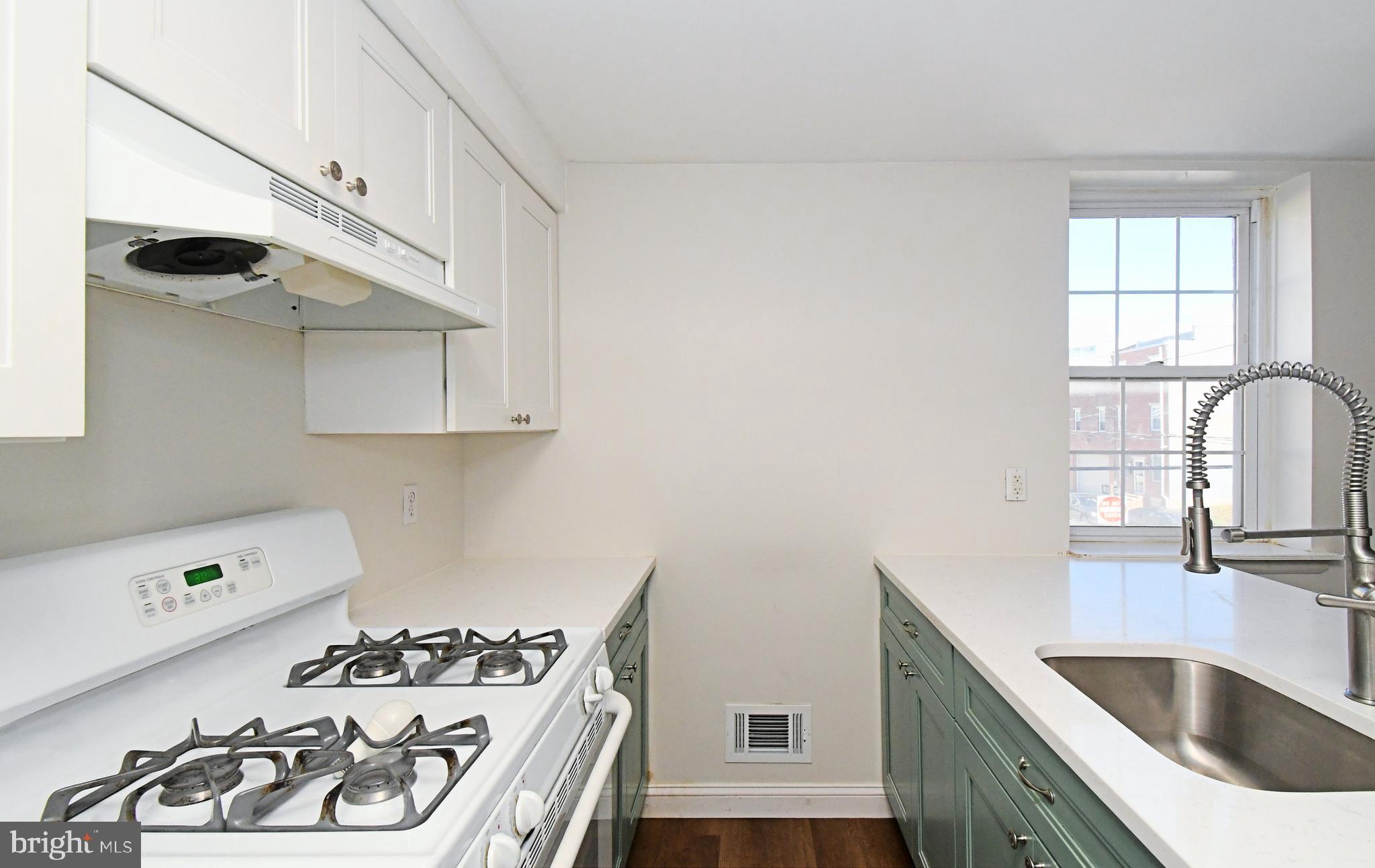 OLDE KENSINGTON - Residential Lease