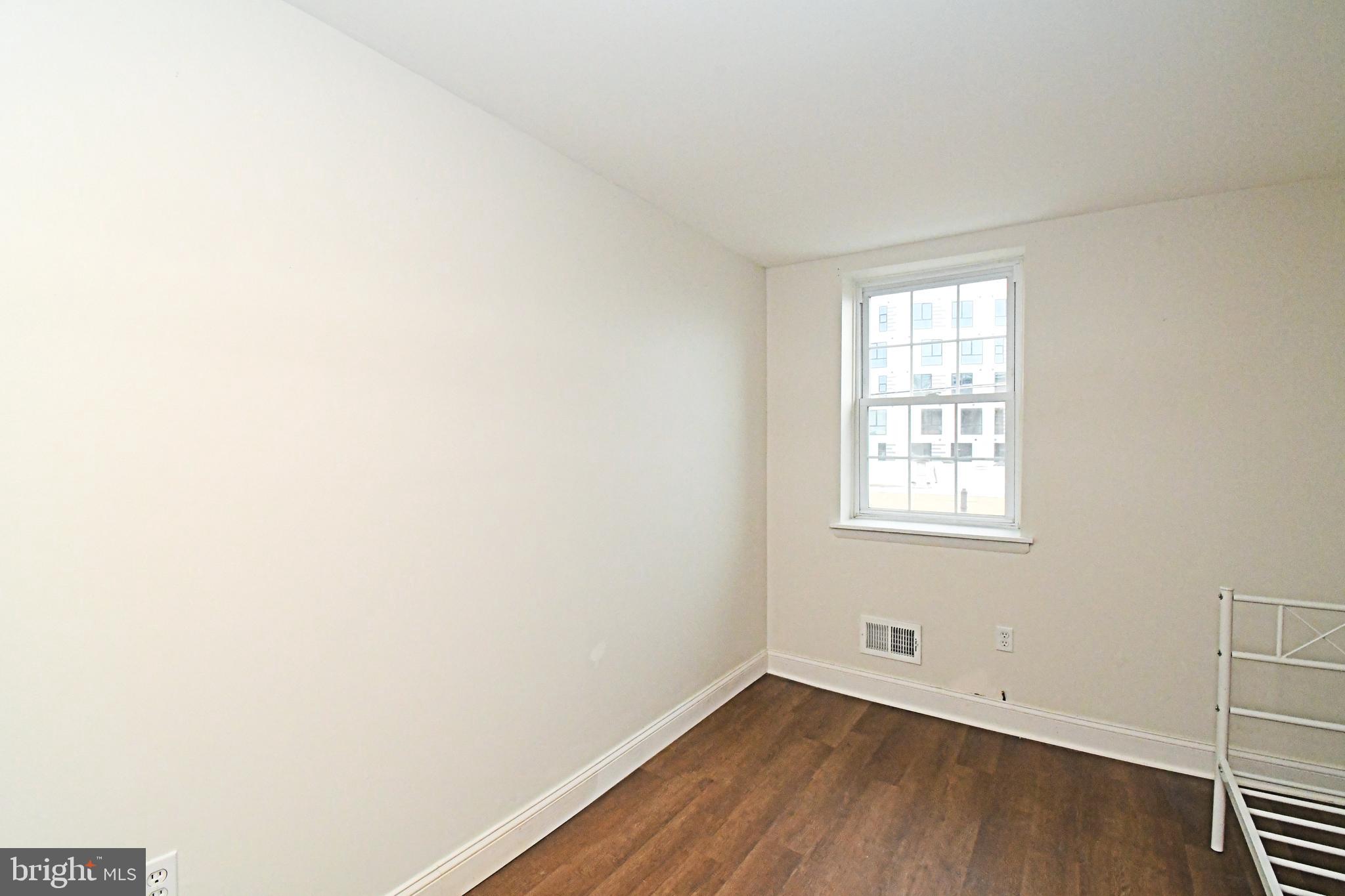 OLDE KENSINGTON - Residential Lease