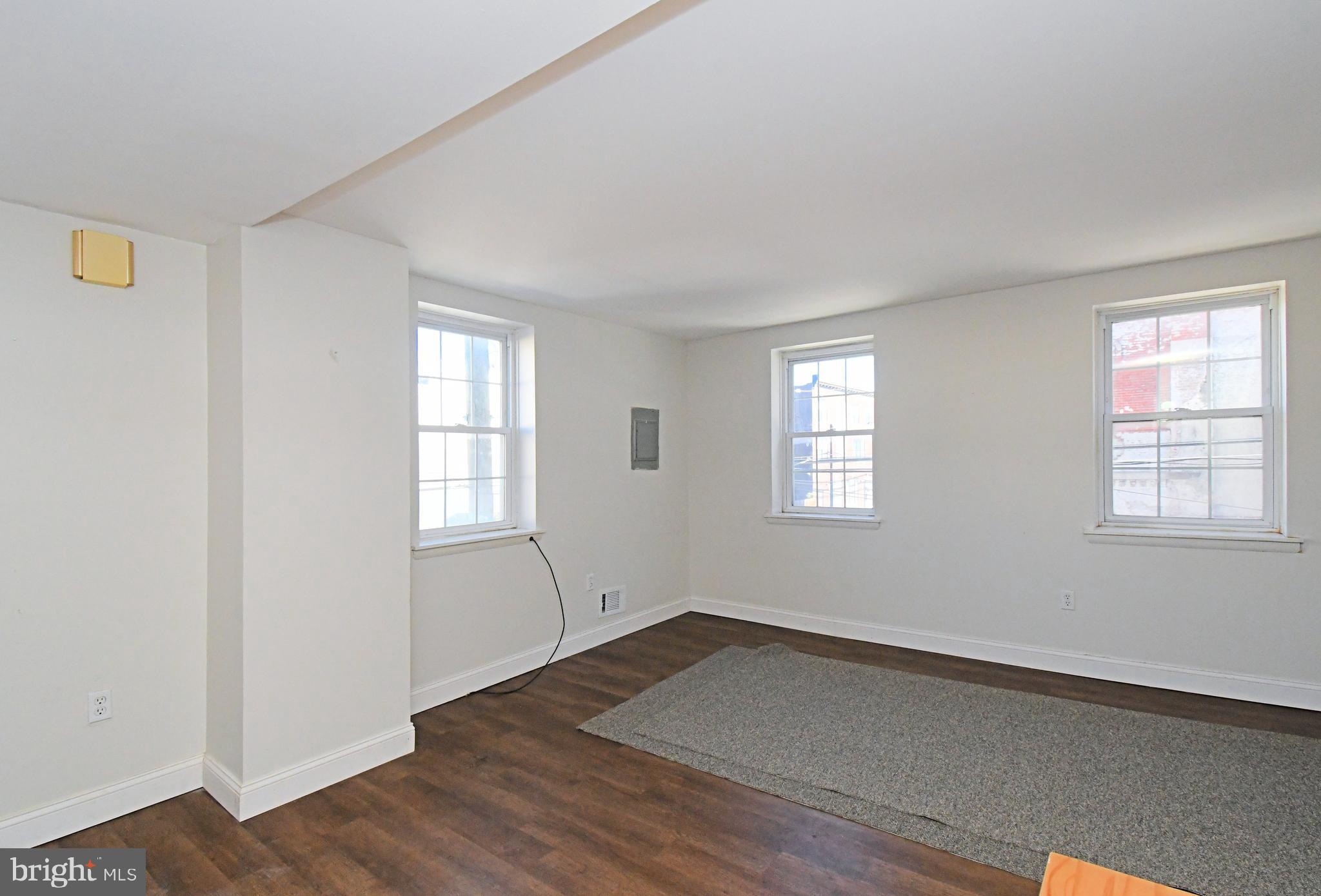 OLDE KENSINGTON - Residential Lease