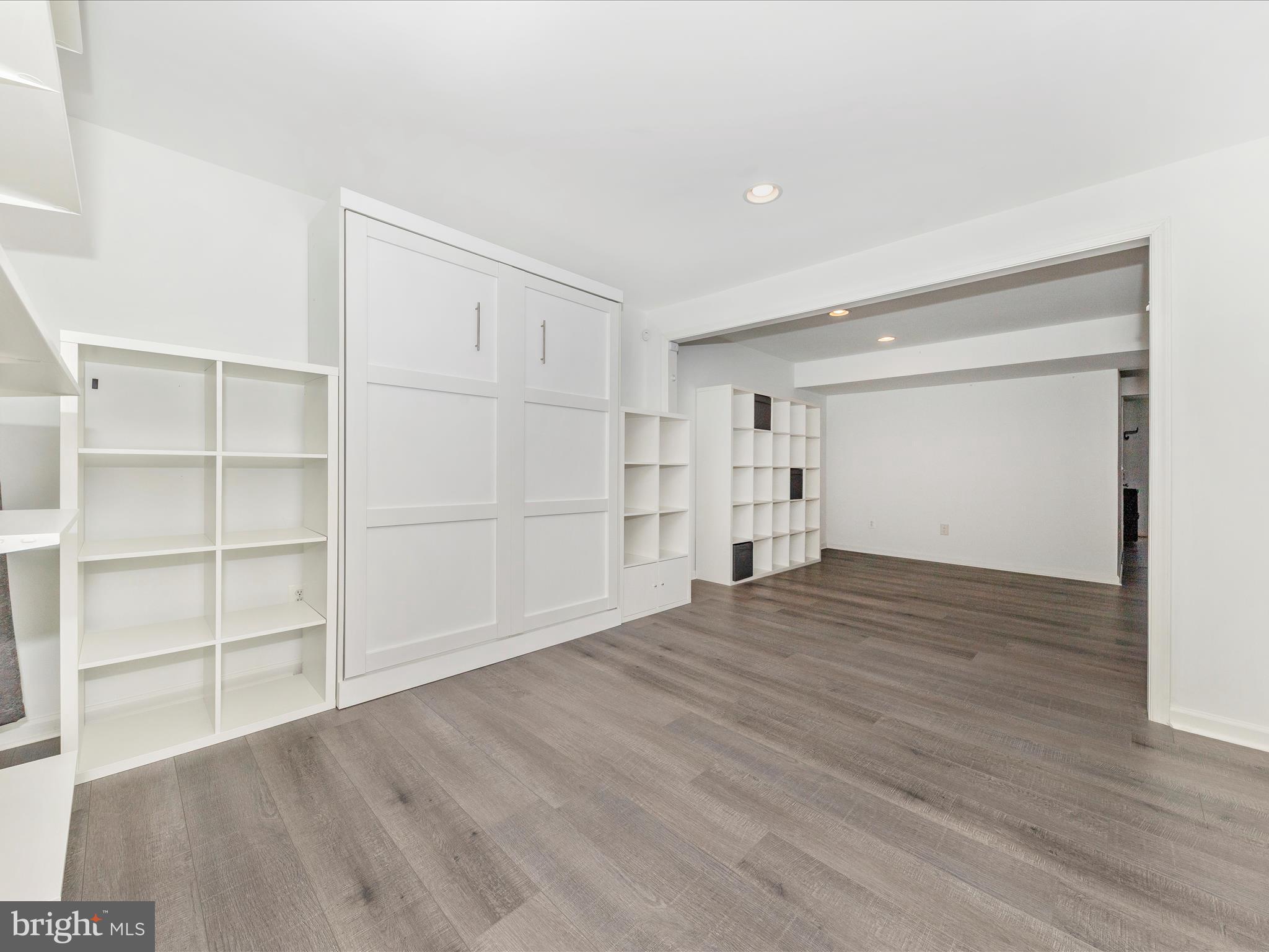 LAKELAND PLACE - Residential