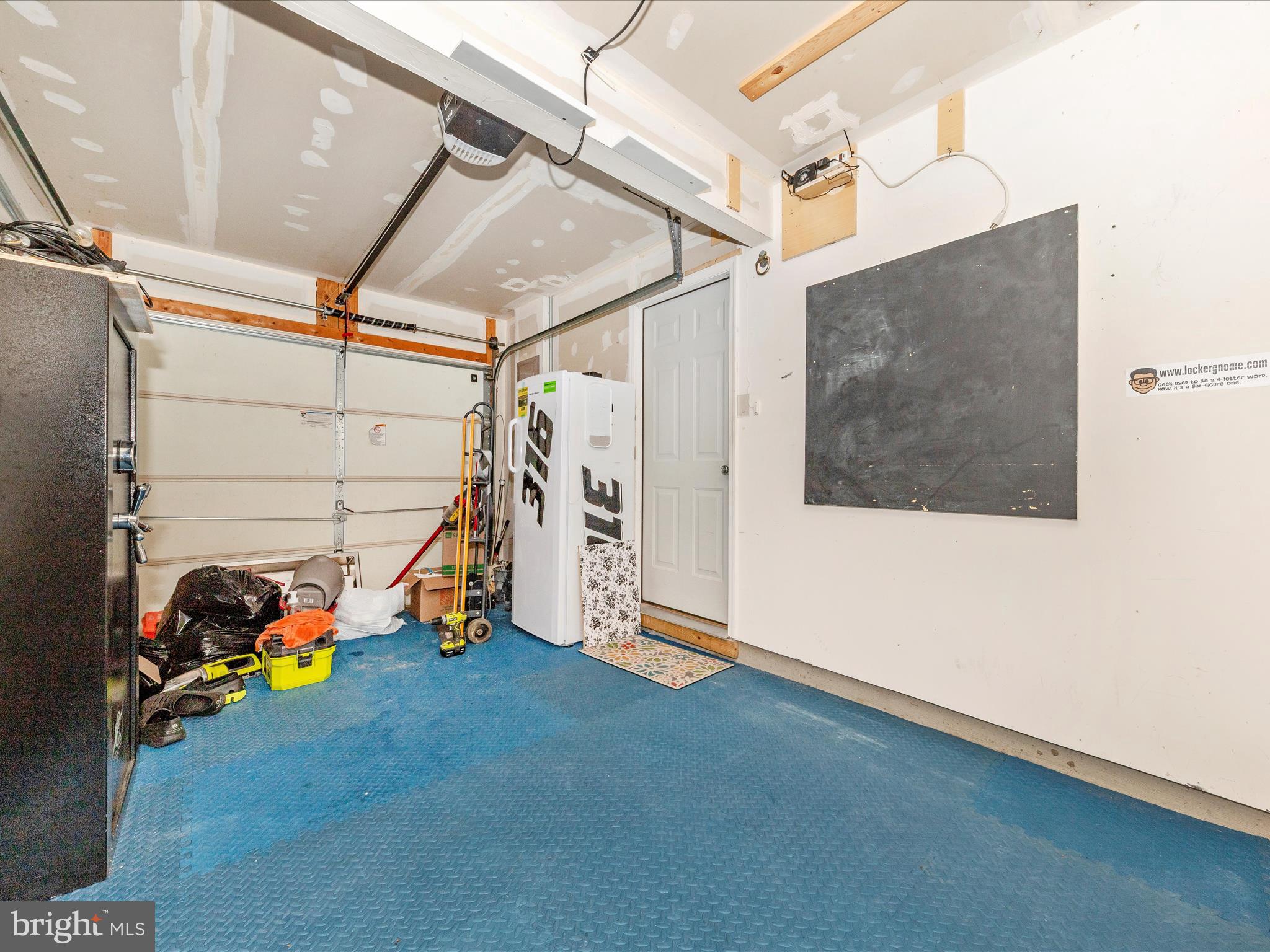 LAKELAND PLACE - Residential