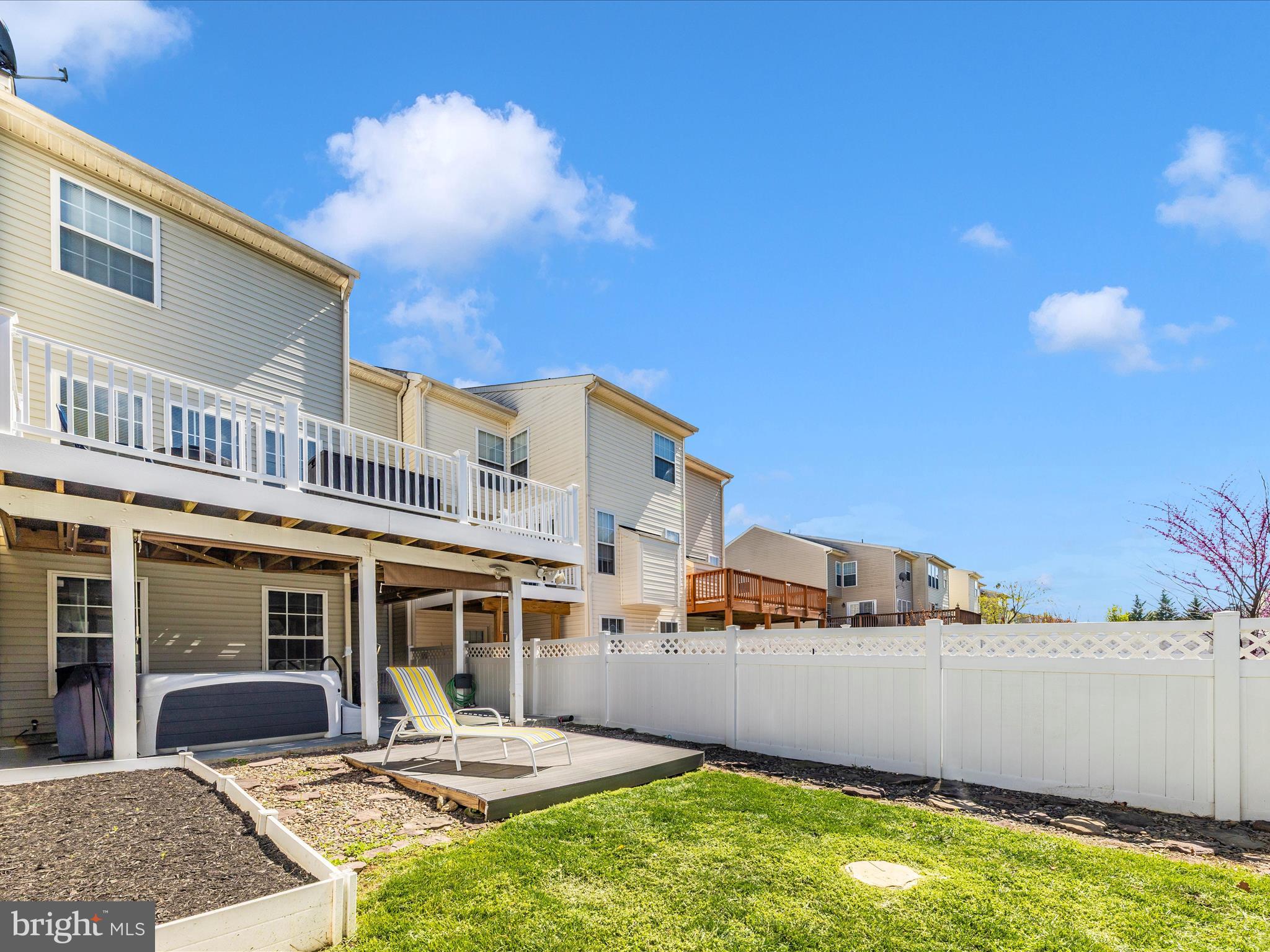 LAKELAND PLACE - Residential