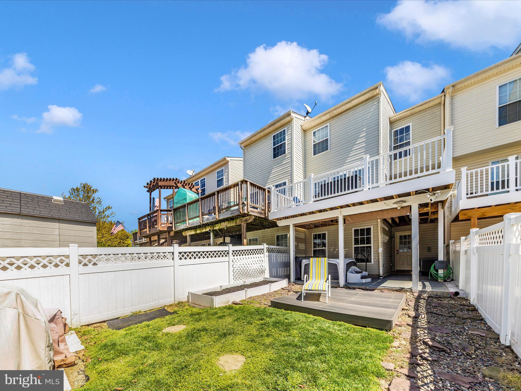 LAKELAND PLACE - Residential