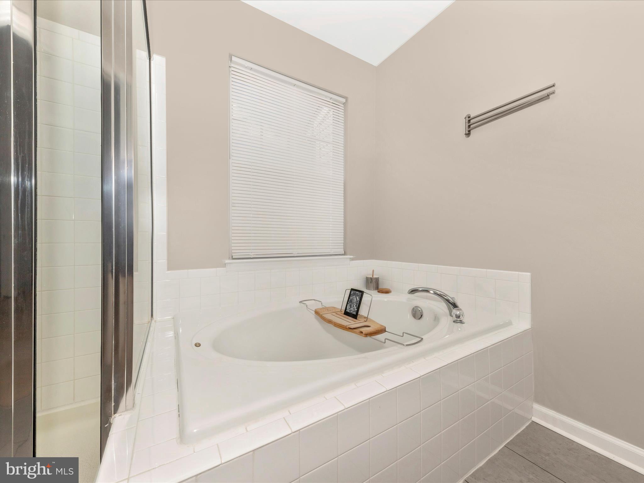 LAKELAND PLACE - Residential