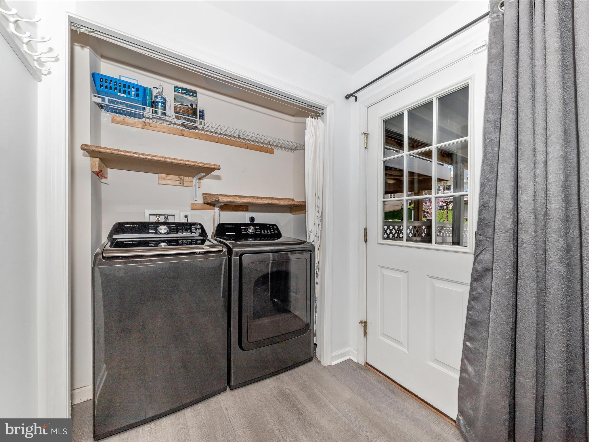 LAKELAND PLACE - Residential