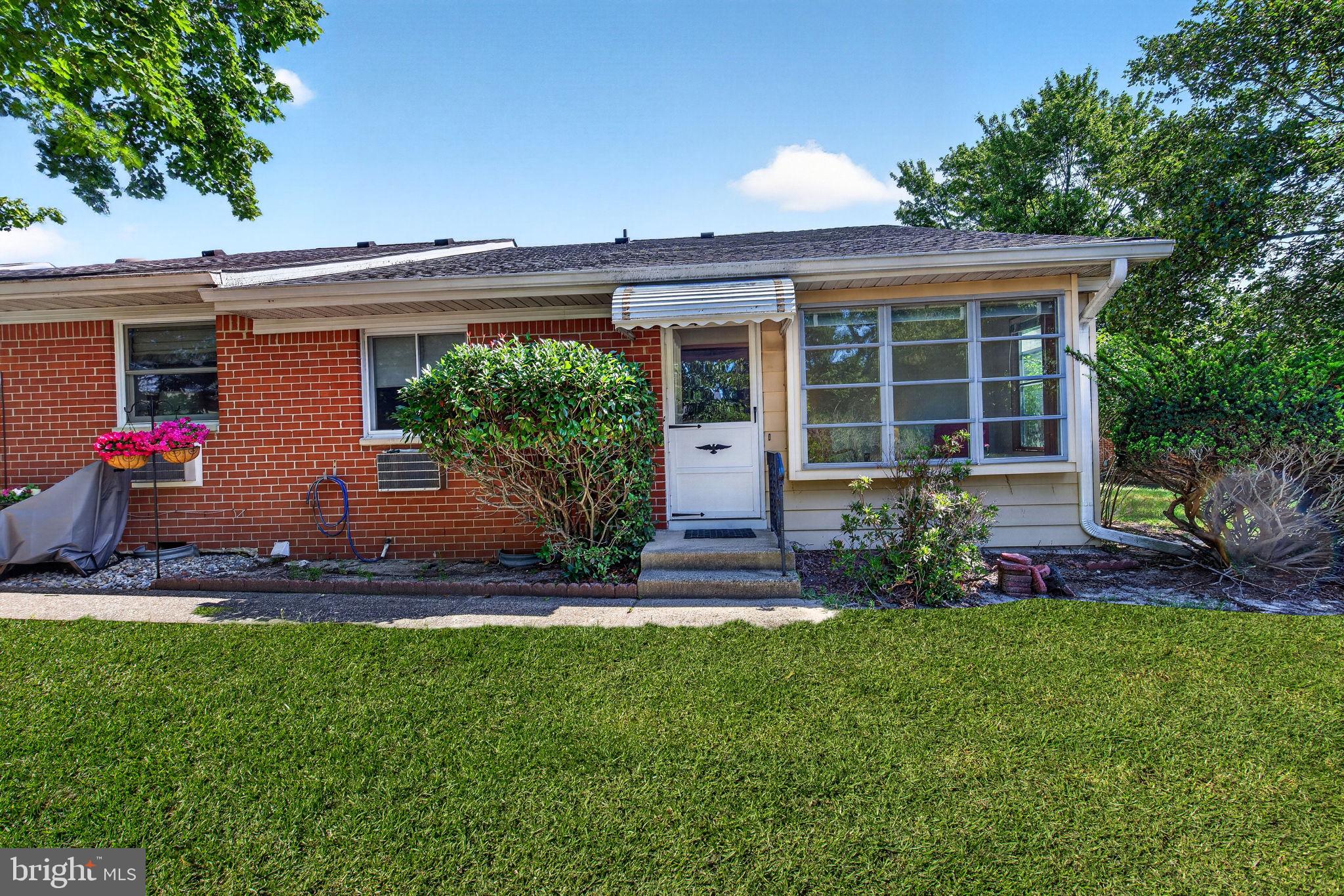 14 Independence INDEPENDENCE PARKWAY E