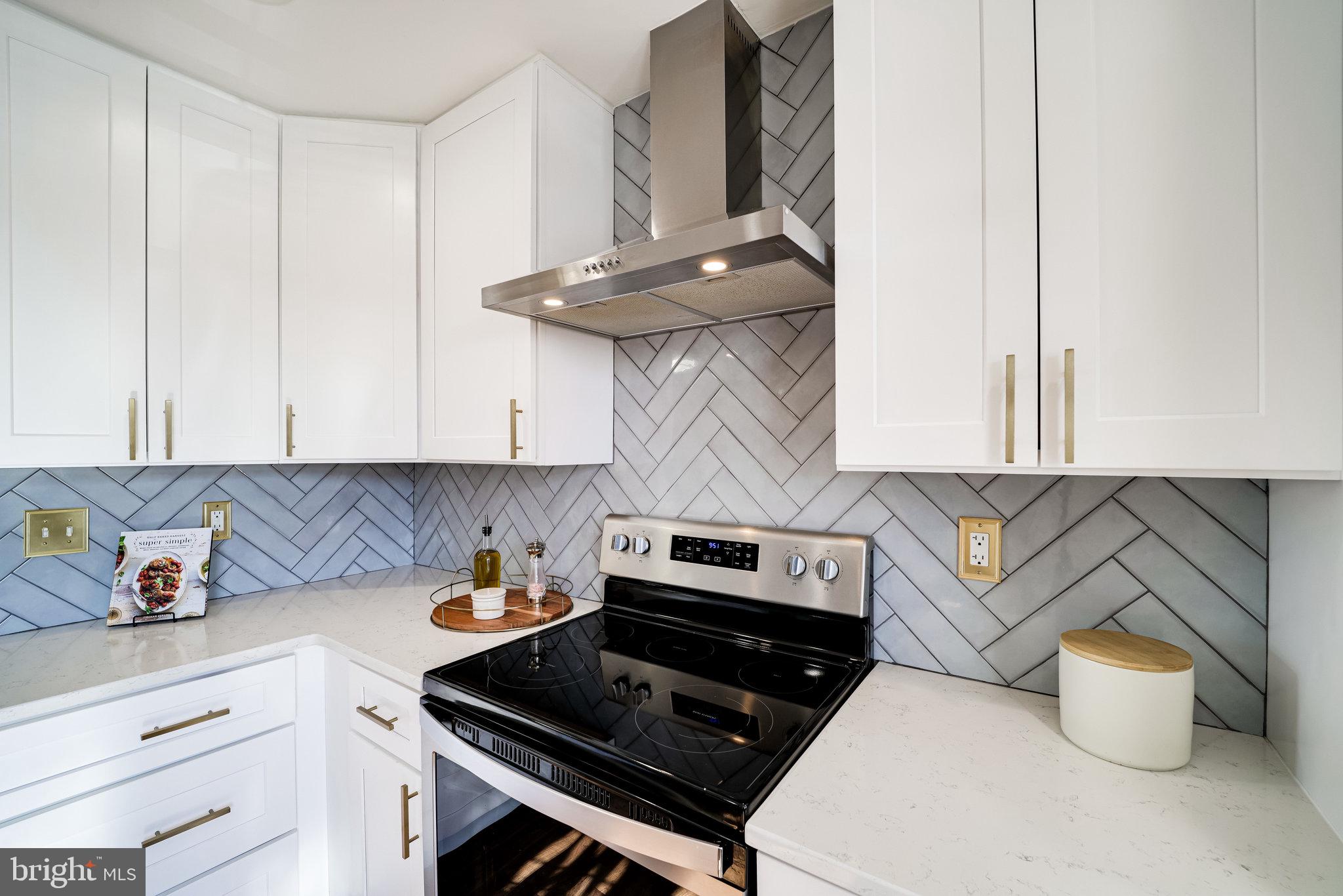 CAMERON KNOLLS - Residential