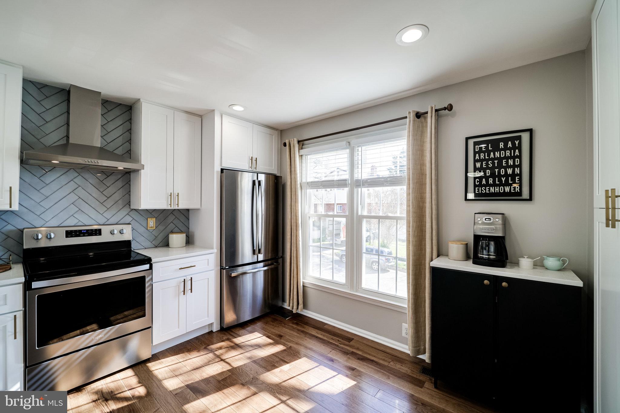 CAMERON KNOLLS - Residential