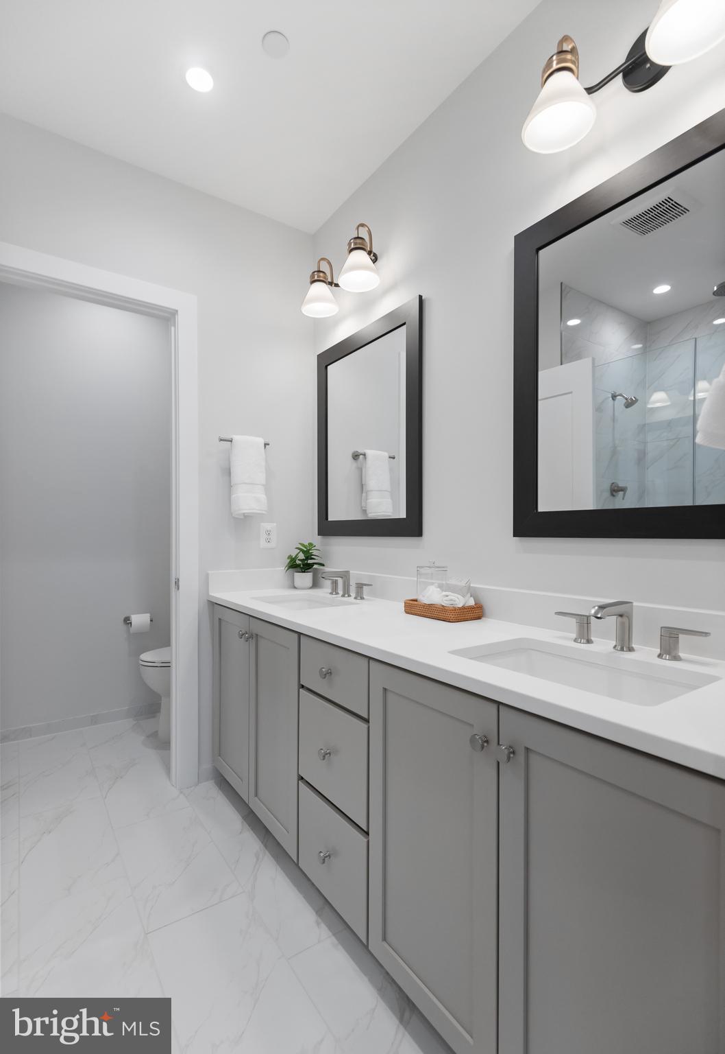 FALLS CHURCH CITY - Residential