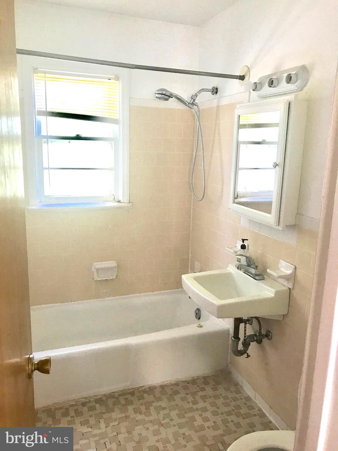 ROCK SPRINGS - Residential Lease