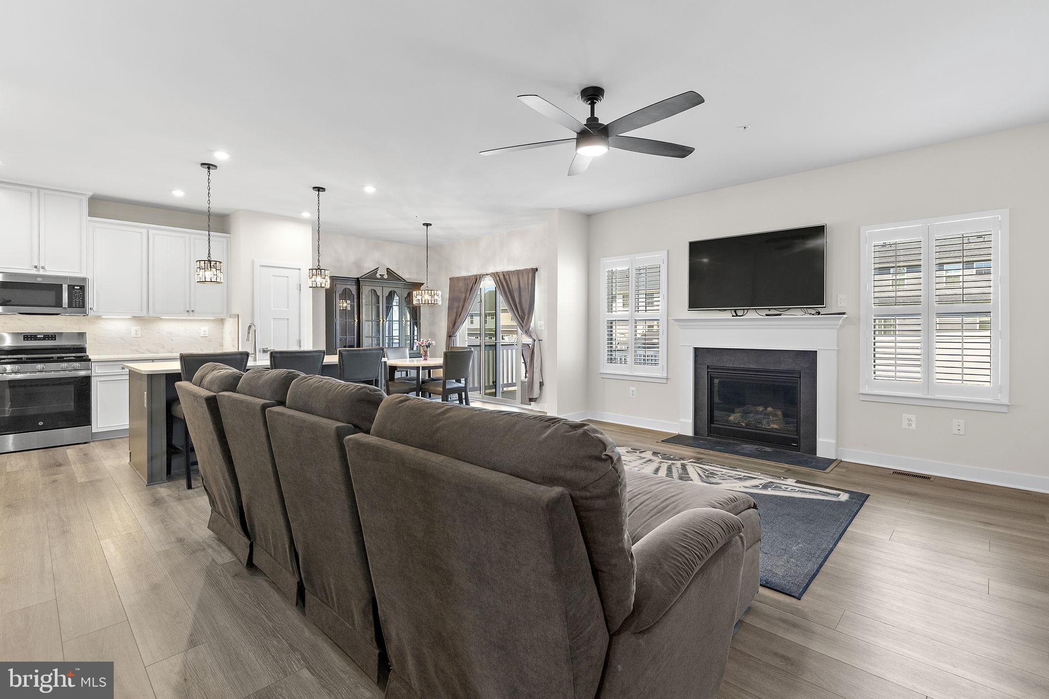 2527 STEAMBOAT WAY
