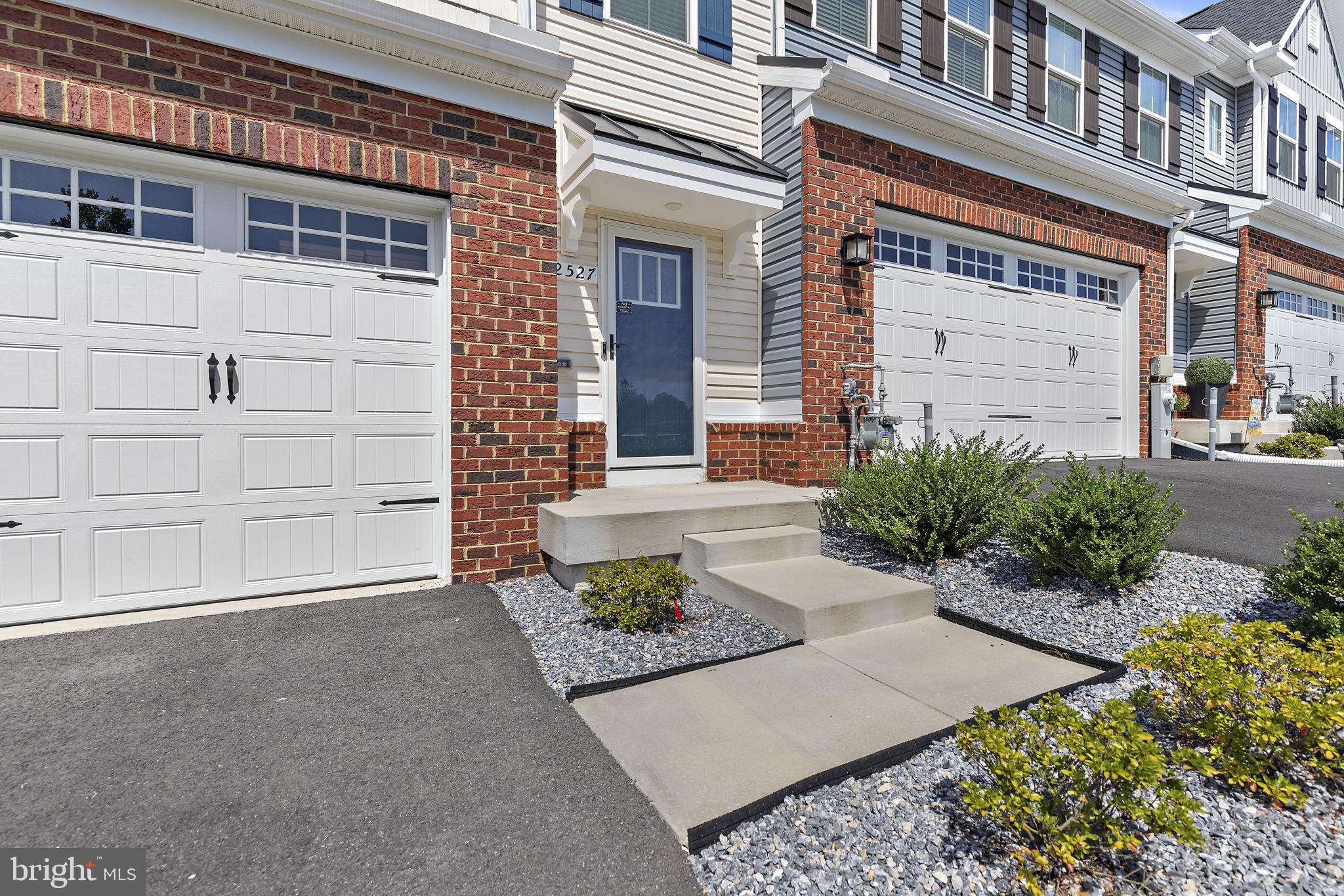 2527 STEAMBOAT WAY