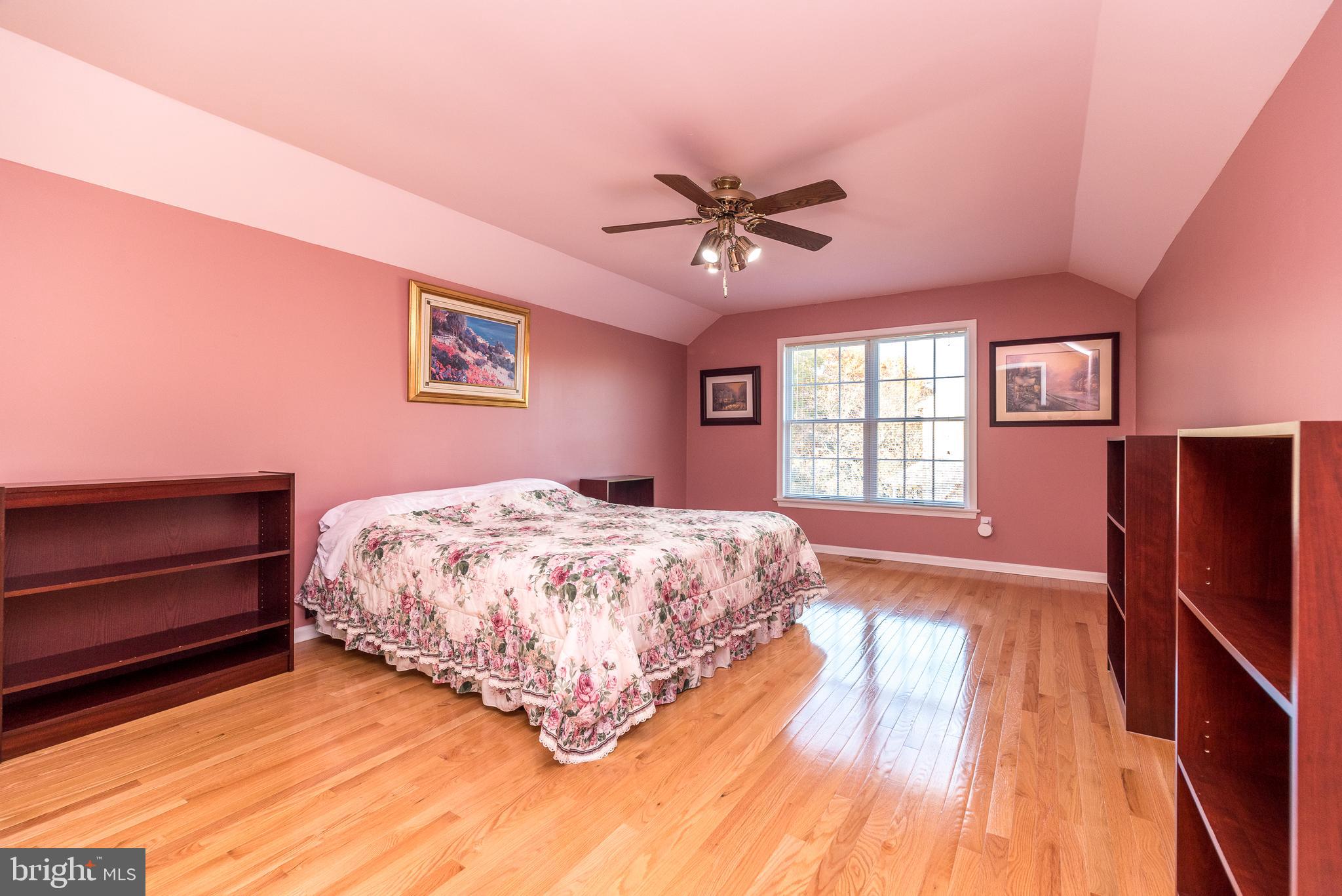 WINDING BROOK ESTS - Residential