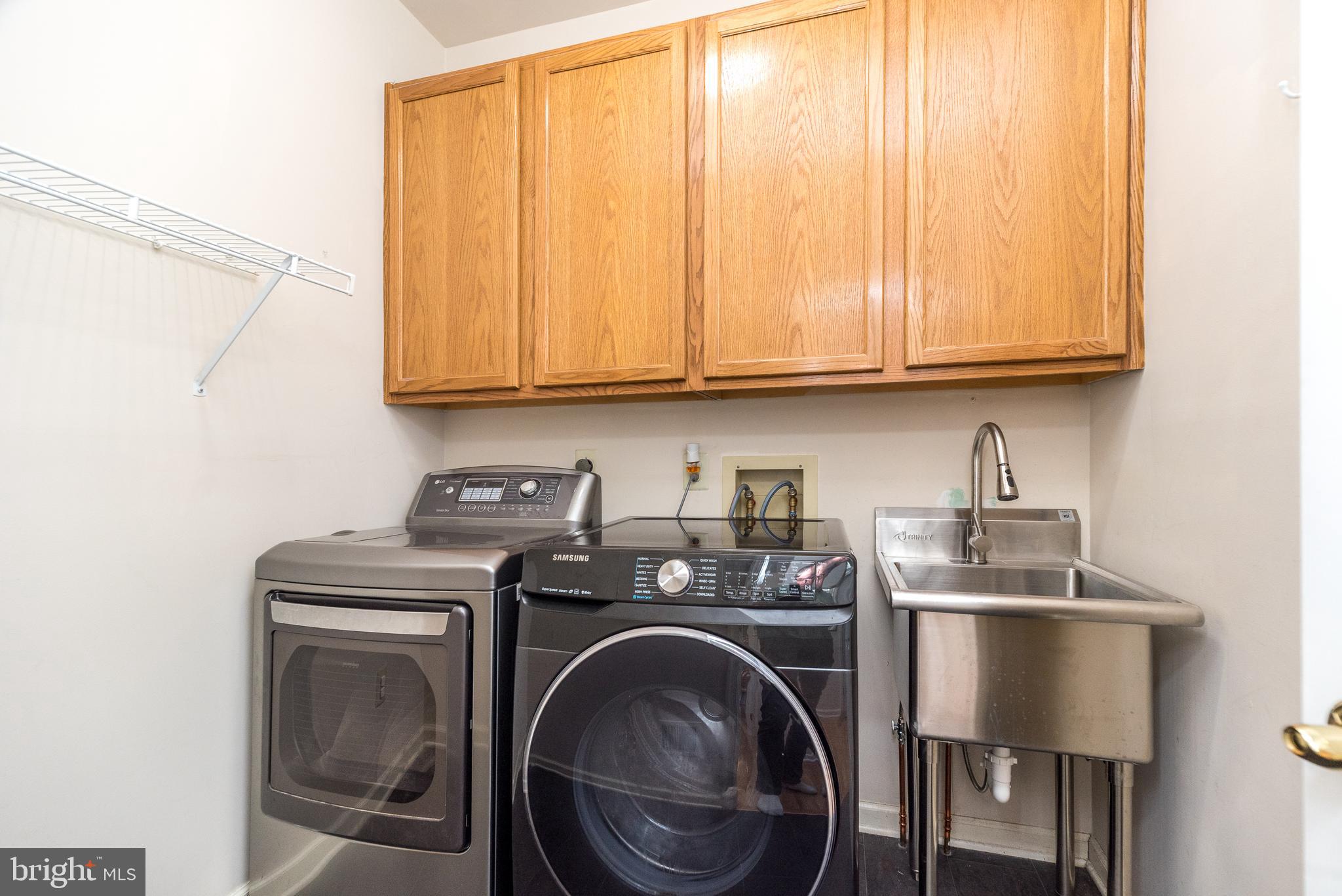 WINDING BROOK ESTS - Residential