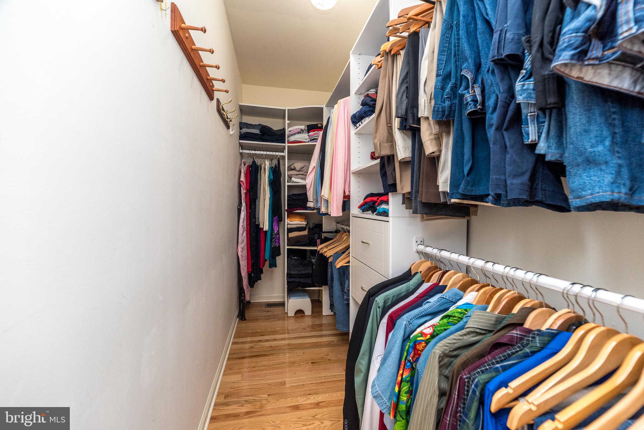 WINDING BROOK ESTS - Residential