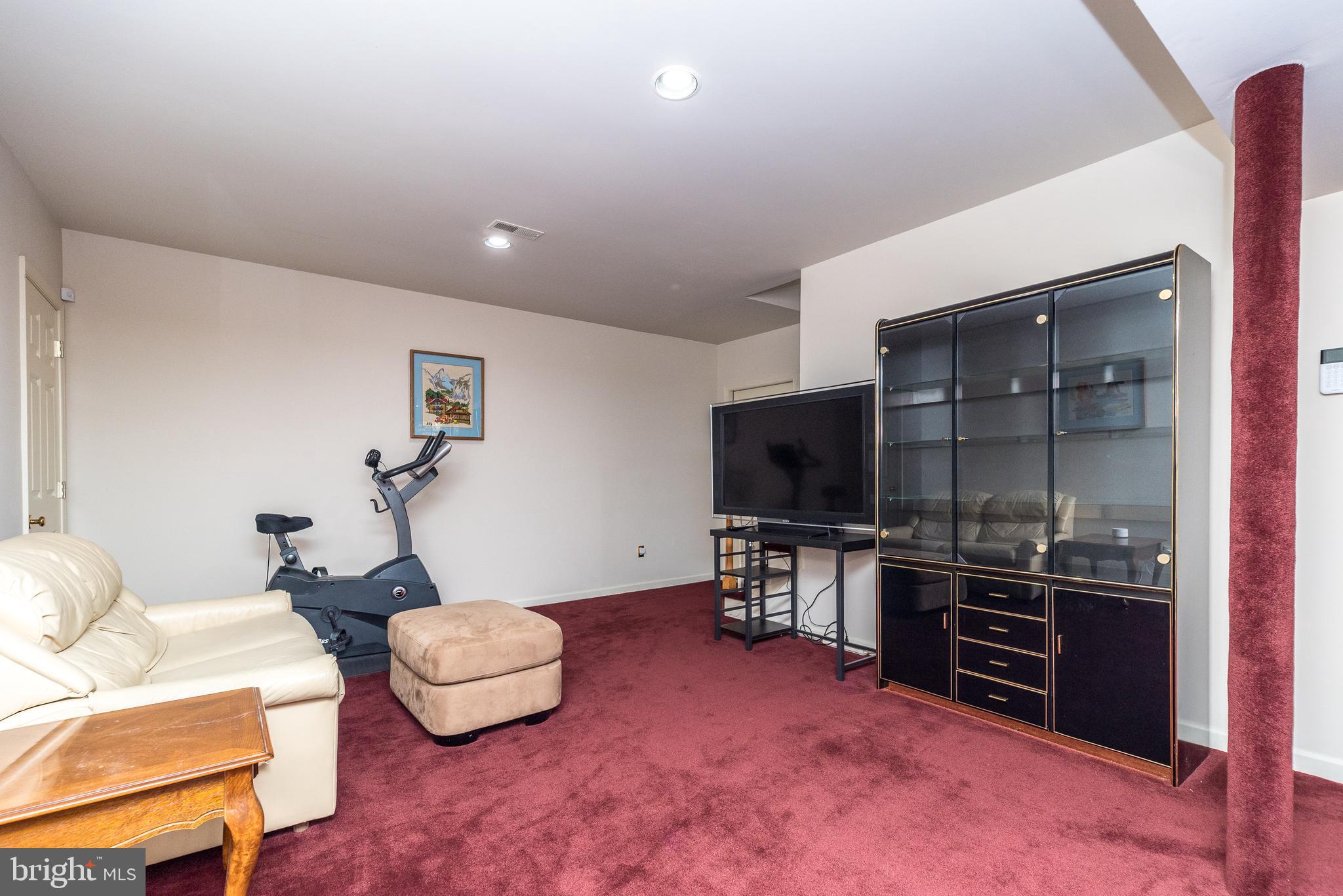 WINDING BROOK ESTS - Residential