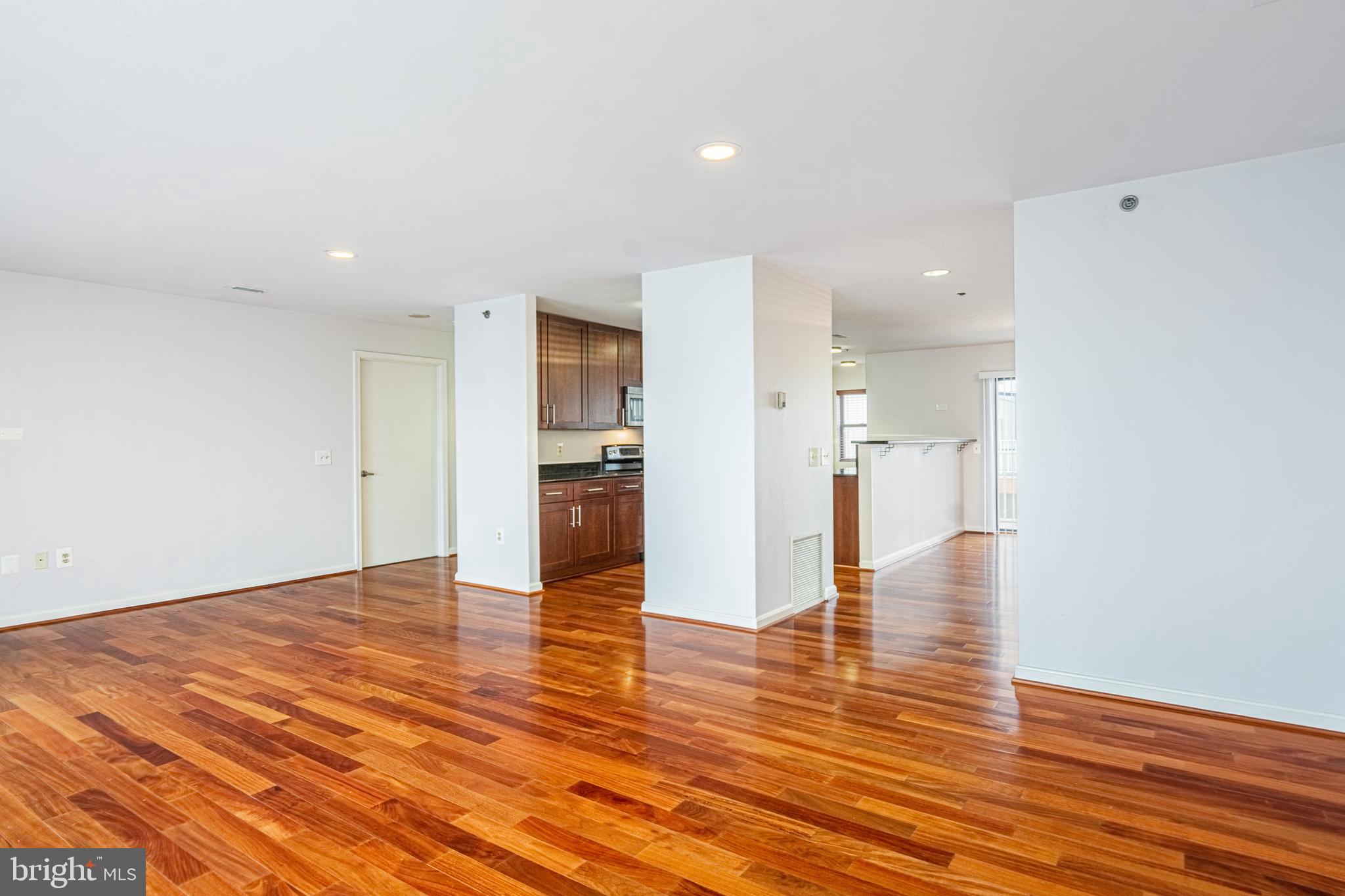 LIGHTHOUSE LANDING - Residential