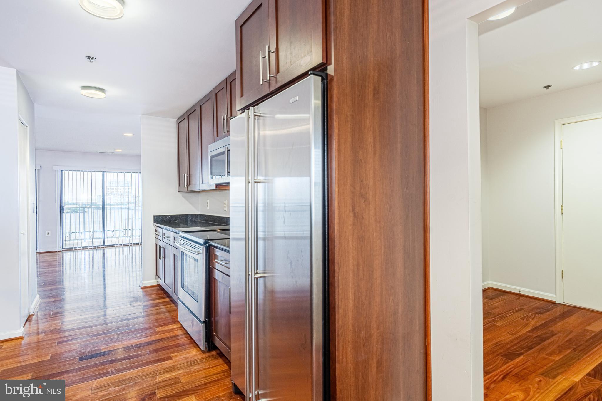 LIGHTHOUSE LANDING - Residential