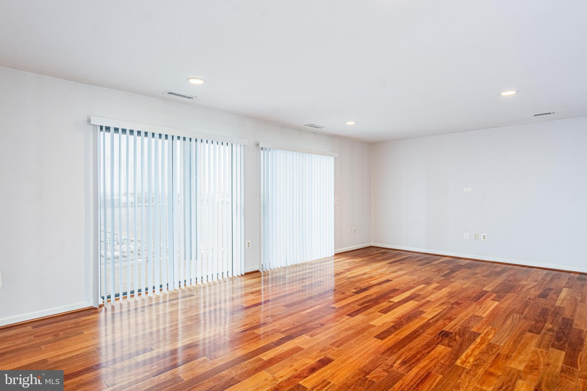 LIGHTHOUSE LANDING - Residential